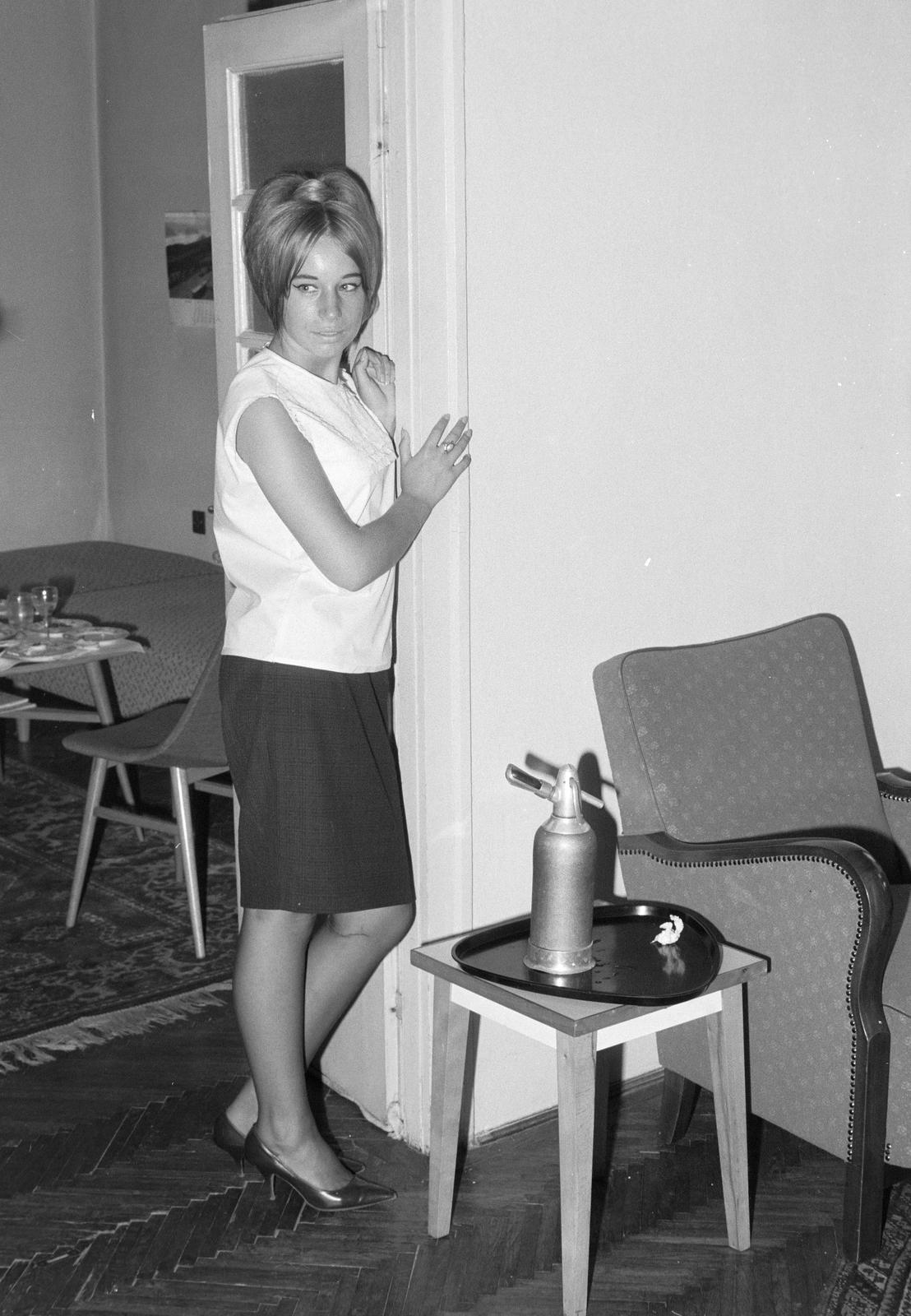 1963, Szalontai Tamás, szifon, ajtóban állás, Fortepan #301930