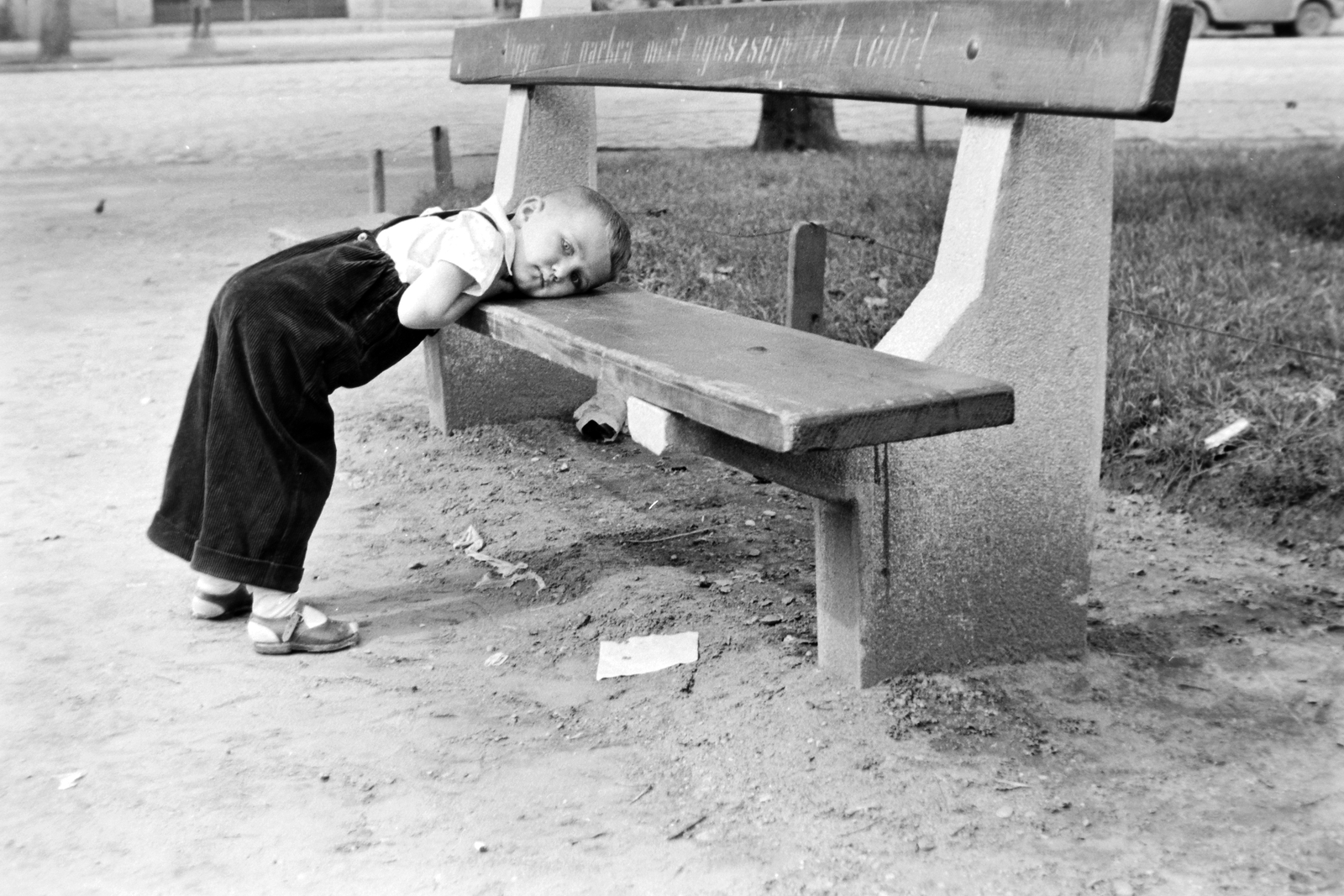 Hungary, Budapest XIV., Állatkerti körút., 1957, Németh Tamás, Budapest, kid, relaxation, bench, Fortepan #30196