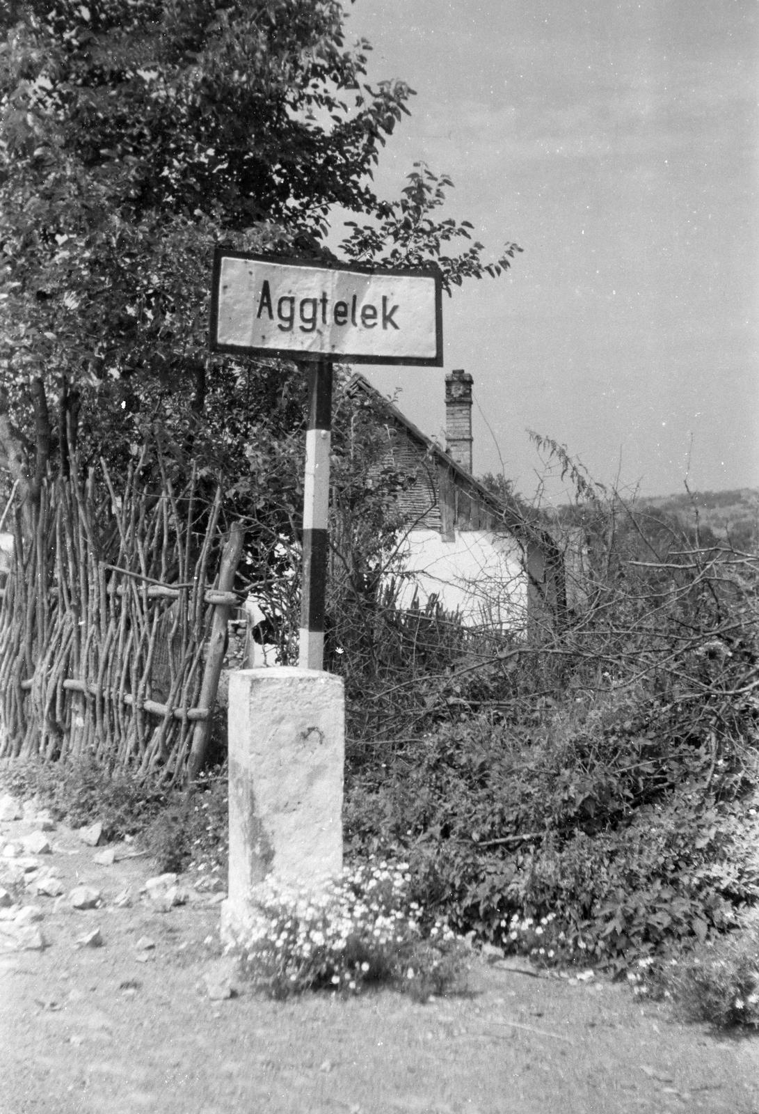 1960, Szalontai Tamás, place-name signs, Fortepan #301960