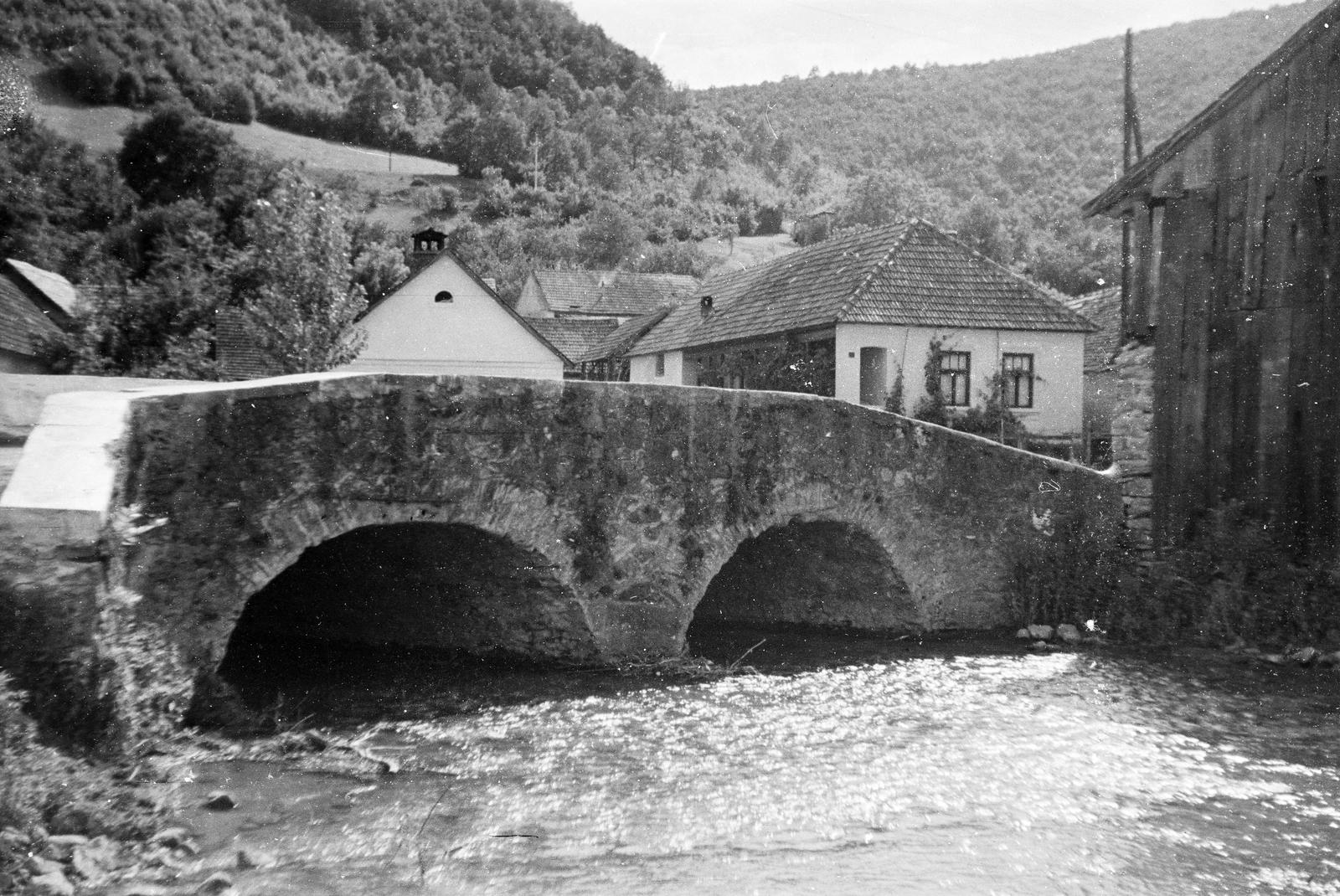Magyarország, Jósvafő, híd a Jósva patak felett., 1960, Szalontai Tamás, kőhíd, Fortepan #301962