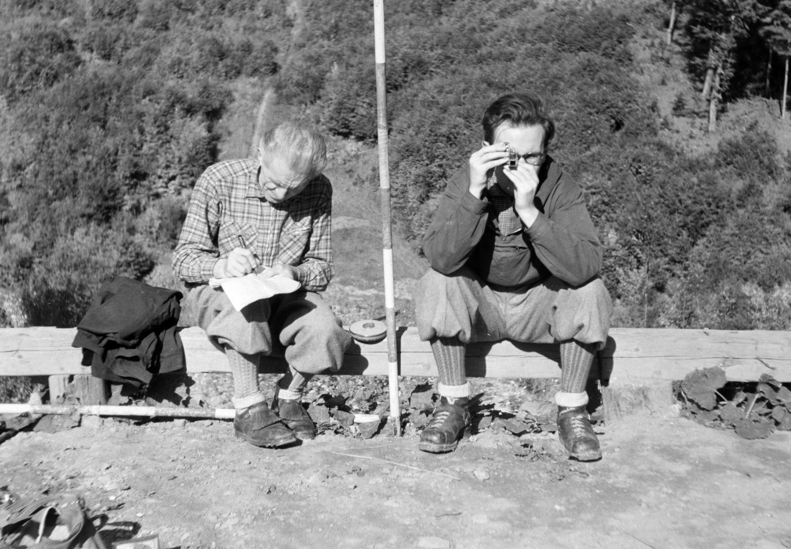 1960, Szalontai Tamás, mérőrúd, mérőszalag, írás, bricsesz, Fortepan #301970