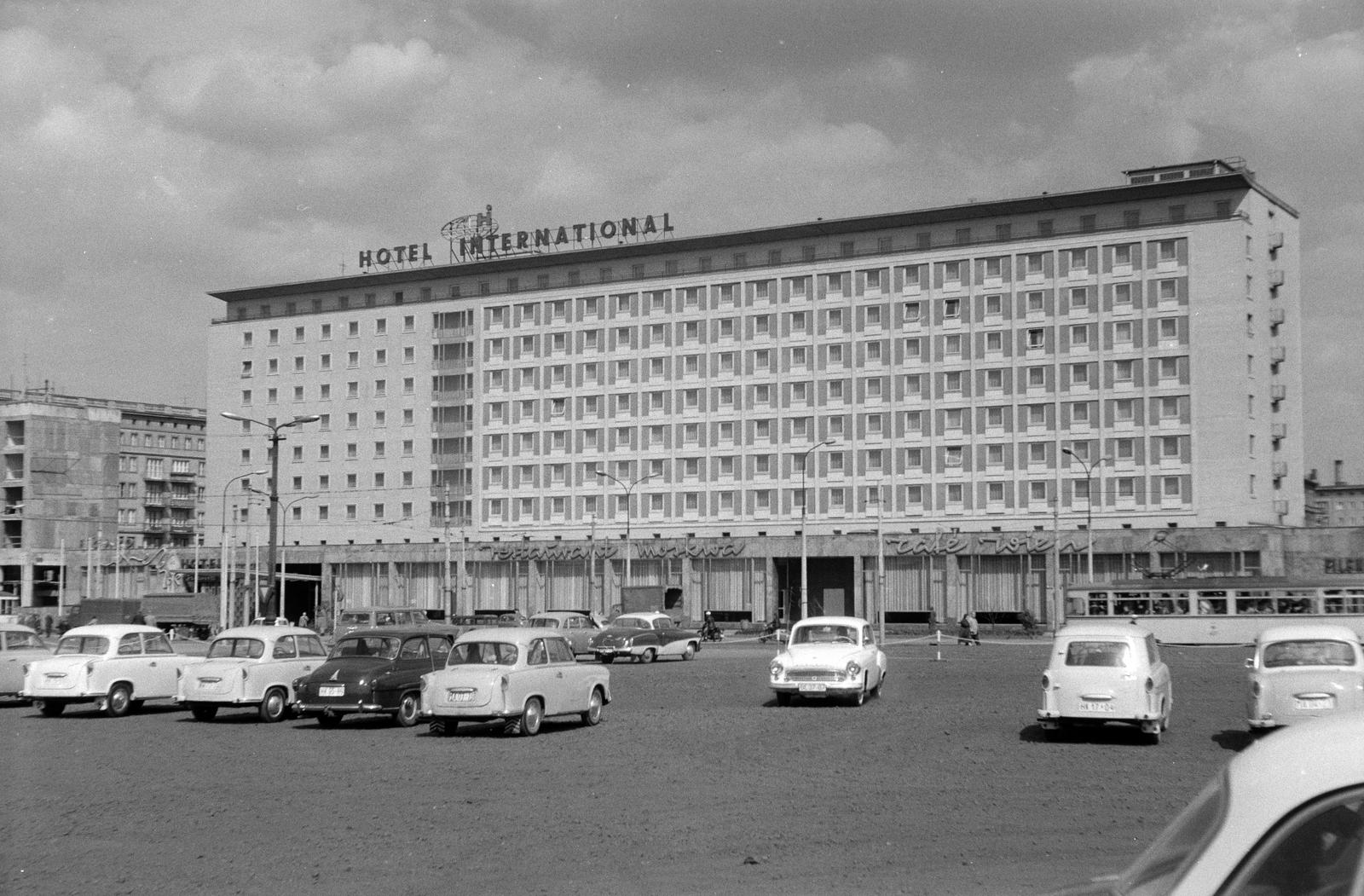 Germany, Magdeburg, Otto-von-Guericke-Straße 87., Hotel International., 1965, Szalontai Tamás, hotel, modern architecture, Fortepan #302032