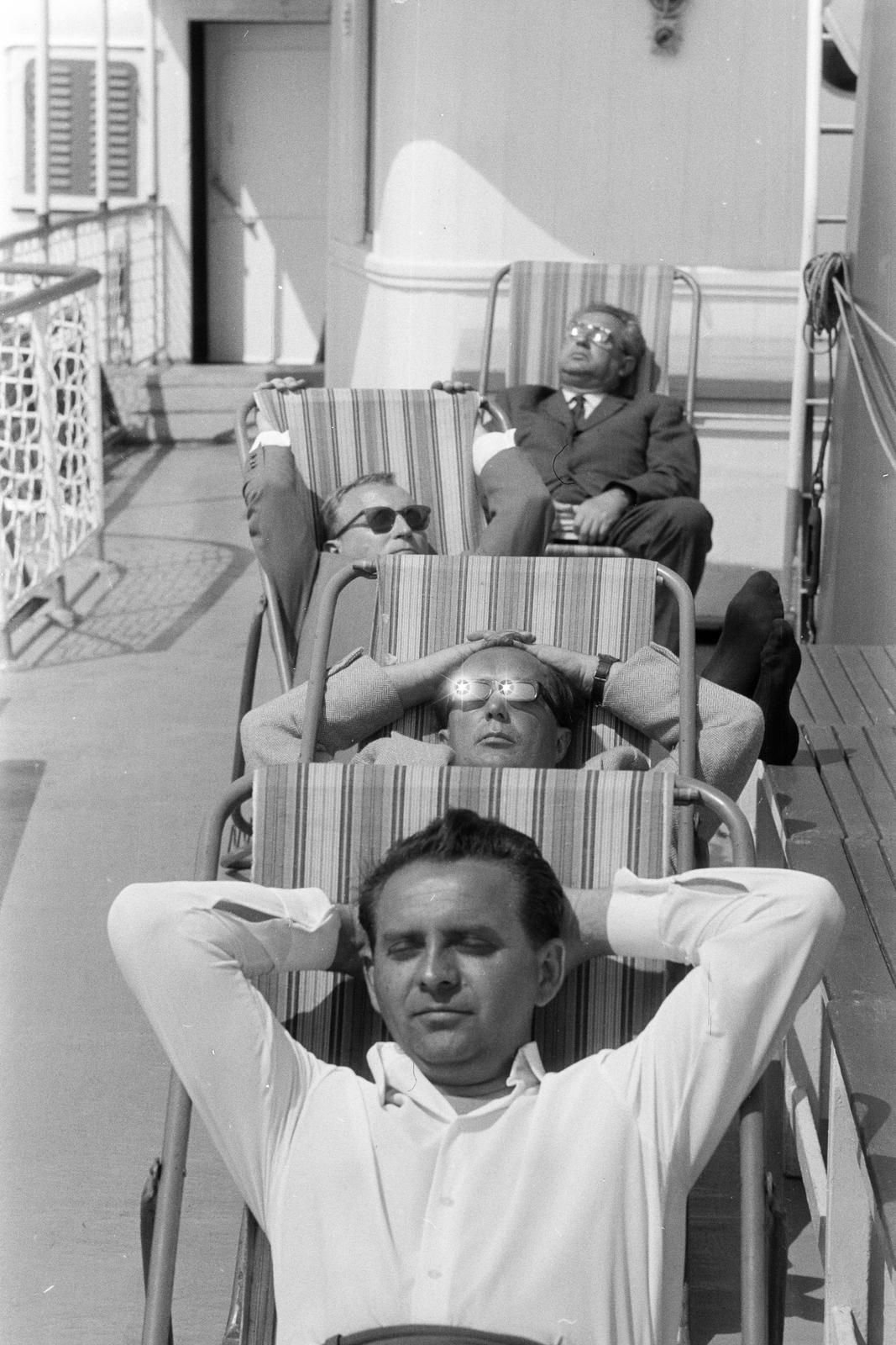1965, Szalontai Tamás, deck chair, sunbathe, lying on the back, Fortepan #302044