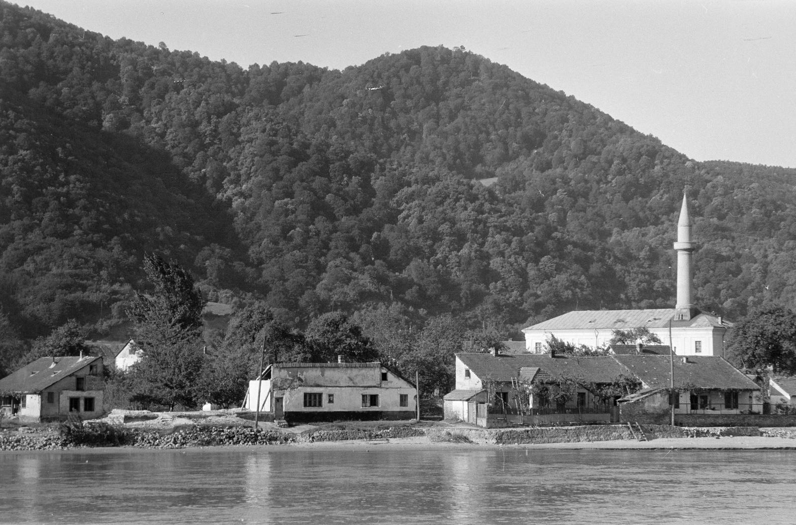 Romania, Ada Kaleh, Duna, Vaskapu-szoros., 1965, Szalontai Tamás, woods, shore, tower, picture, hillside, Fortepan #302063