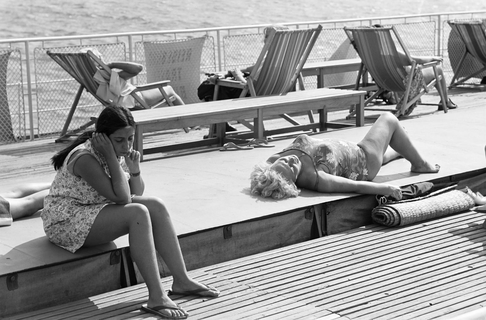 1970, Szalontai Tamás, deck chair, sunbathe, lying on the back, Fortepan #302107