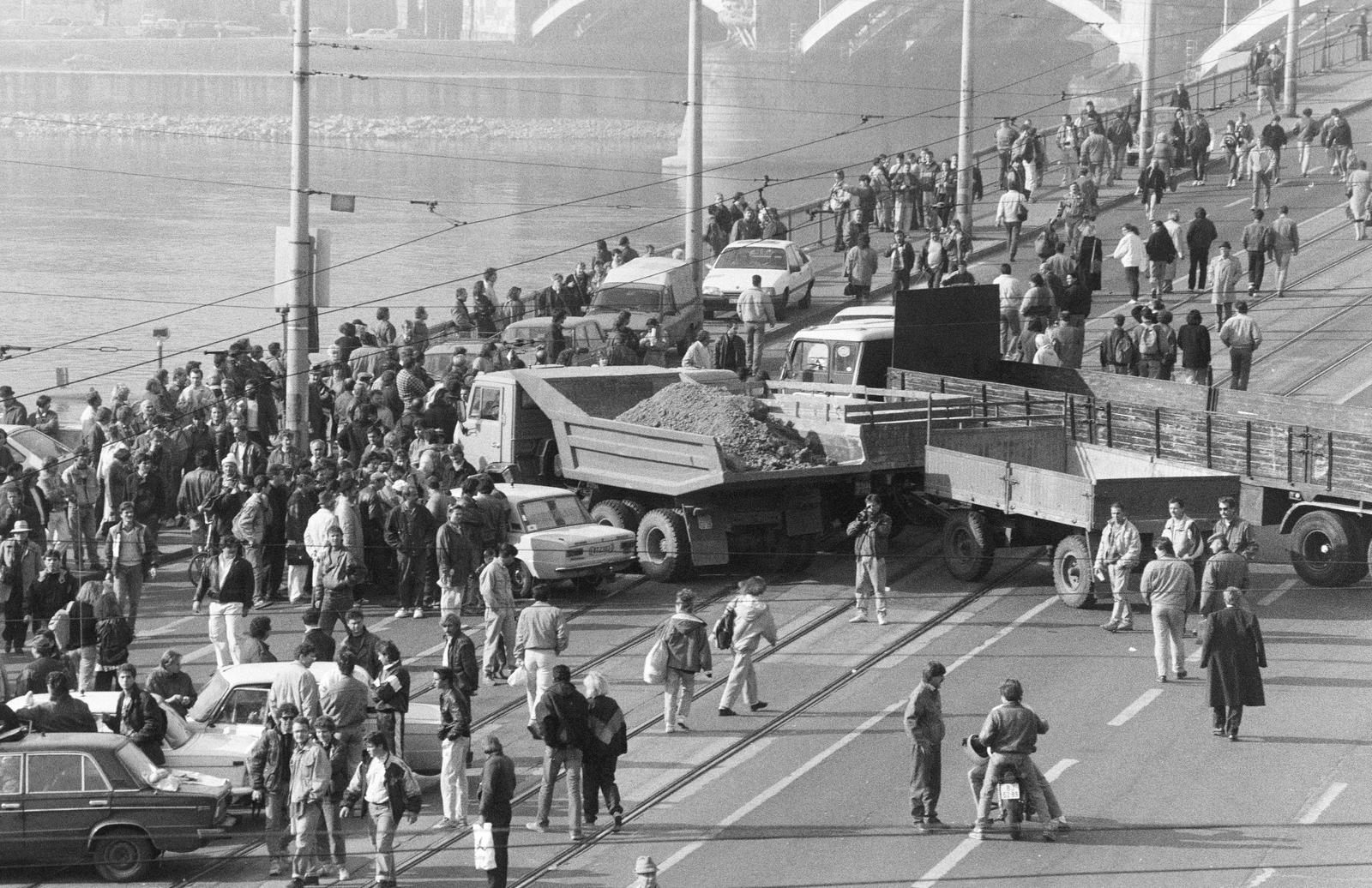 1990, Szebeni András, tüntetés, taxi, rakpart, Fortepan #302158