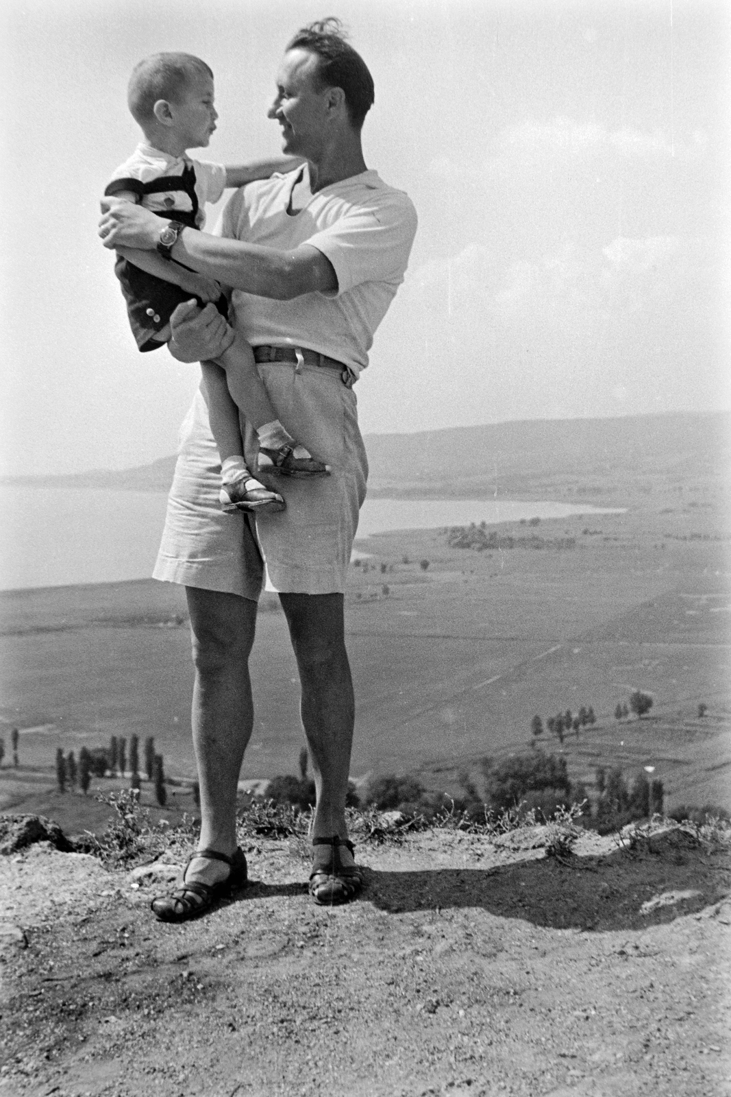 Hungary,Lake Balaton, Szigliget, kilátás a várból a Szigligeti öböl és a Keszthelyi hegység felé., 1957, Németh Tamás, fatherhood, Fortepan #30225