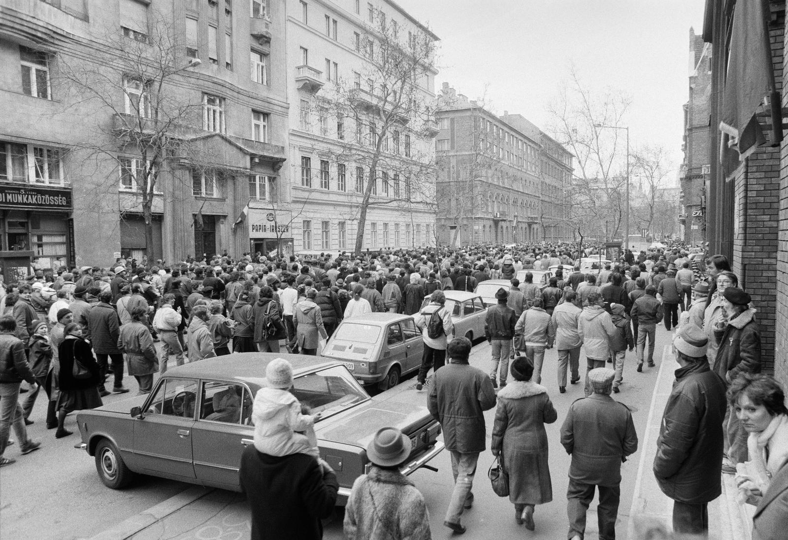 1988, Szebeni András, mass, street view, Fortepan #302354