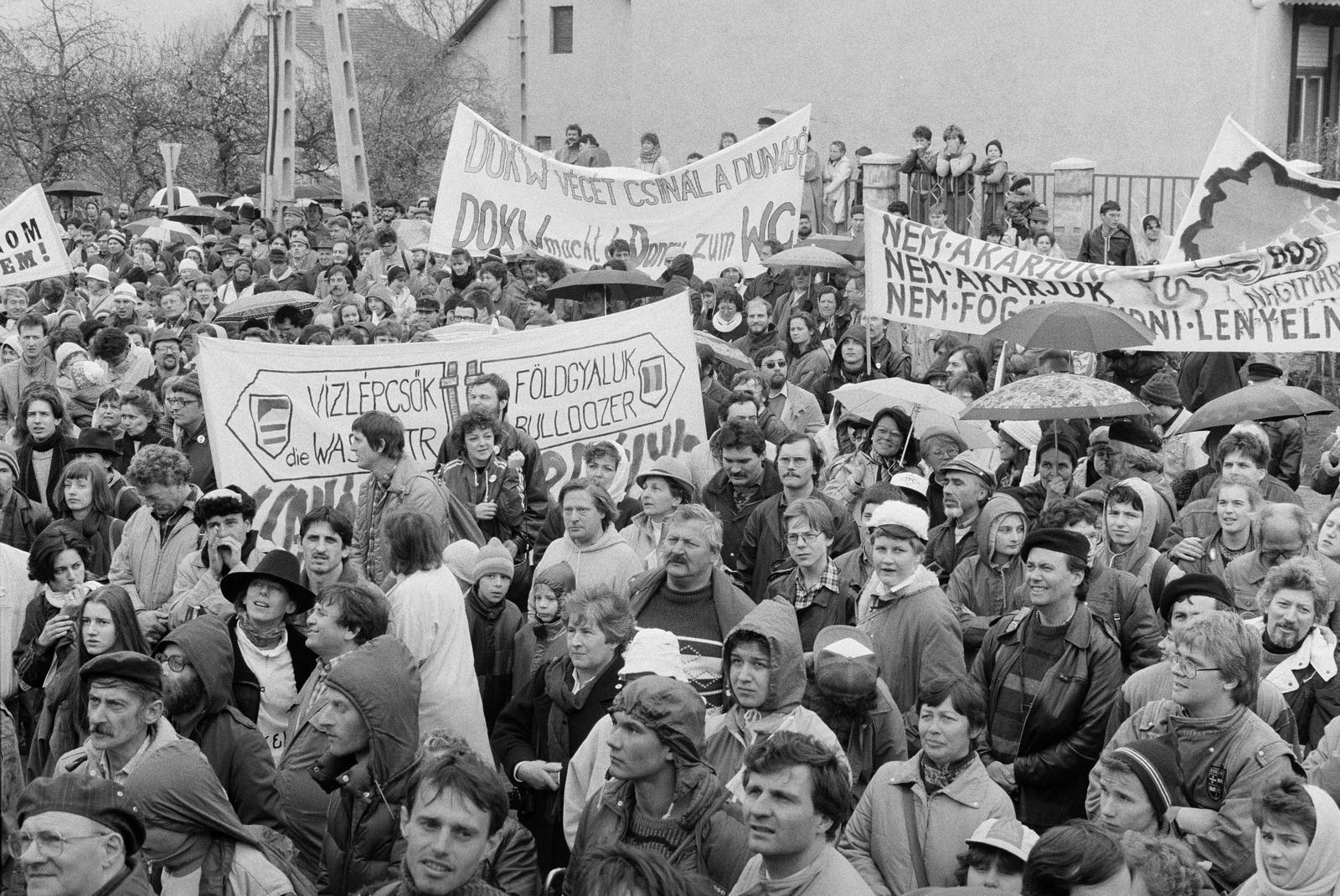 Magyarország, Nagymaros, tüntetés a bős-nagymarosi vízlépcsőrendszer felépítése ellen, 1989. április 3-án., 1989, Szebeni András, Fortepan #302418