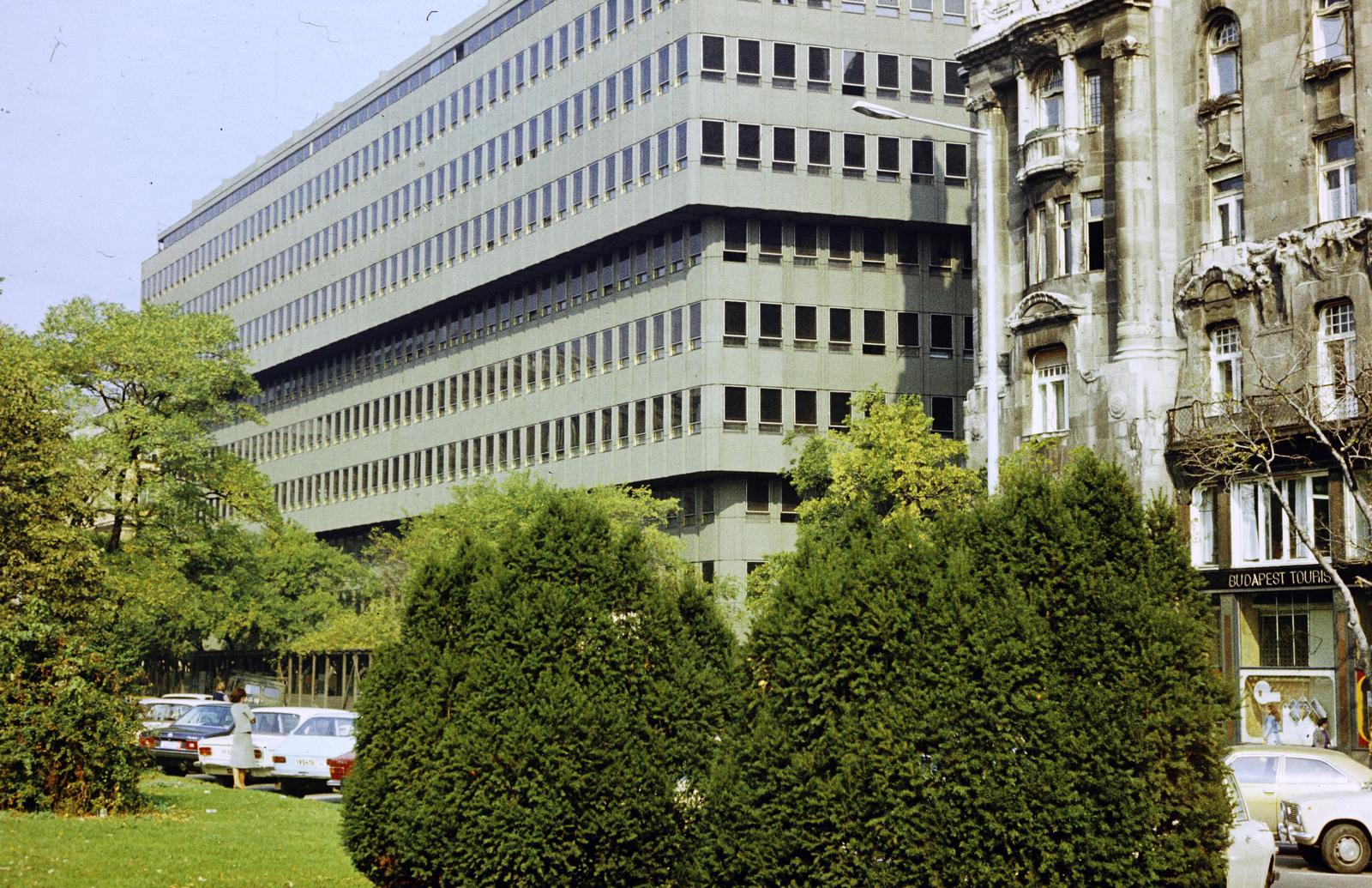 1980, Szomolányi József, modern architecture, colorful, cornerhouse, disappeared, Fortepan #302584