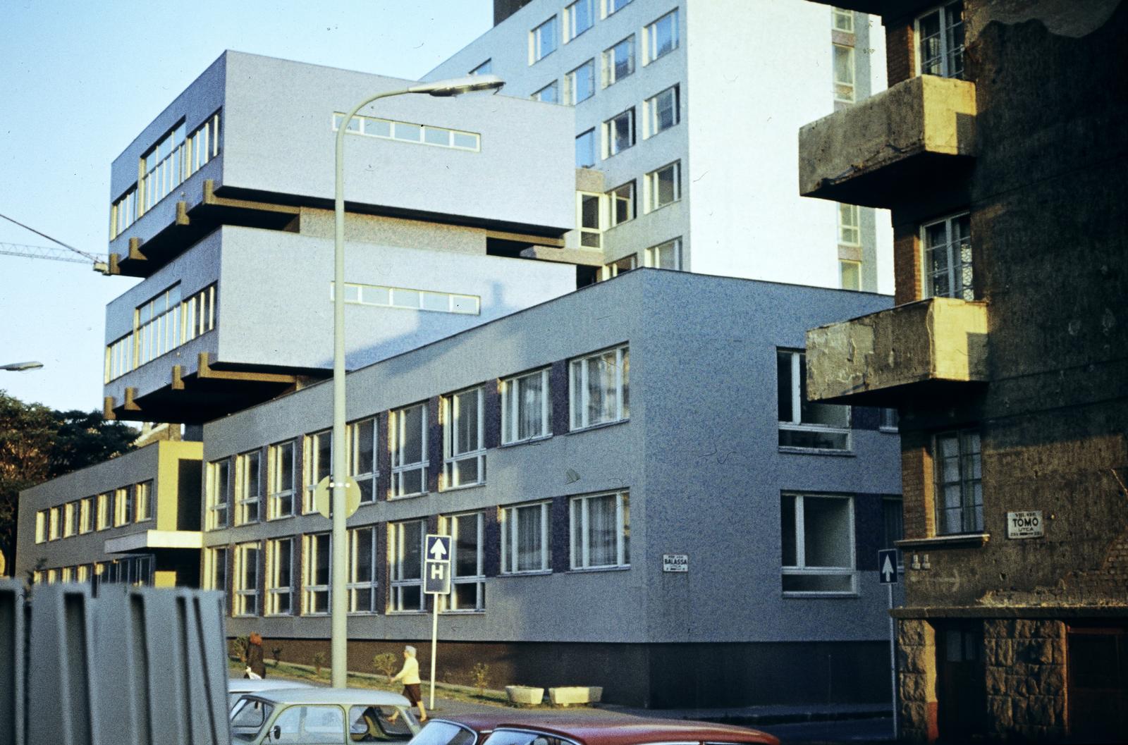 Magyarország, Budapest VIII., Tömő utca 25-29. SOTE (később Semmelweis Egyetem) I. sz. Szemészeti Klinika., 1980, Szomolányi József, modern építészet, színes, lapostető, Budapest, Fortepan #302587