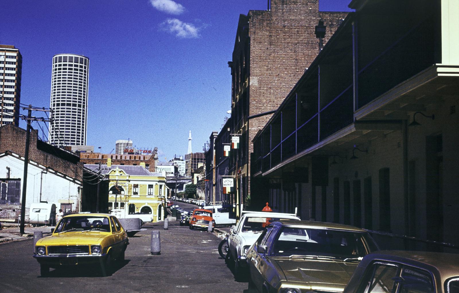 Australia, Sydney, Playfair Street, szemben folytatólag a Harrington Street., 1972, Szomolányi József, colorful, tall house, Fortepan #302643