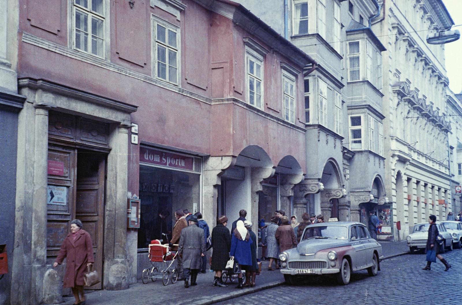 1971, Szomolányi József, street view, colorful, baby carriage, taxicab, Fortepan #302686