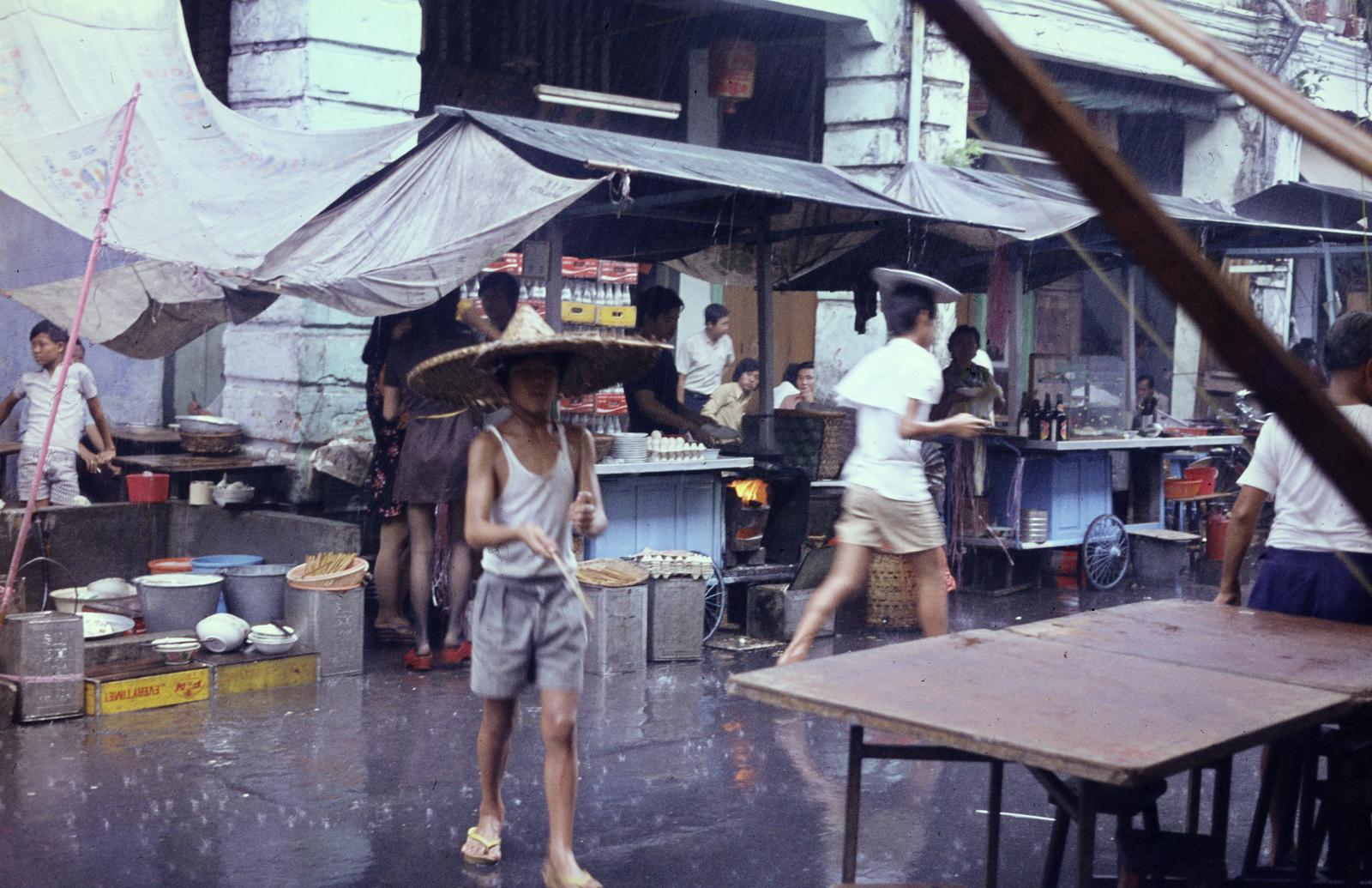 1977, Szomolányi József, színes, piac, eső, szalmakalap, Fortepan #302704