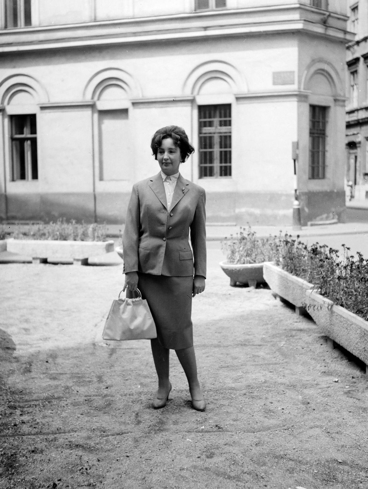 1958, Szomolányi József, costume, lady, handbag, Fortepan #302758