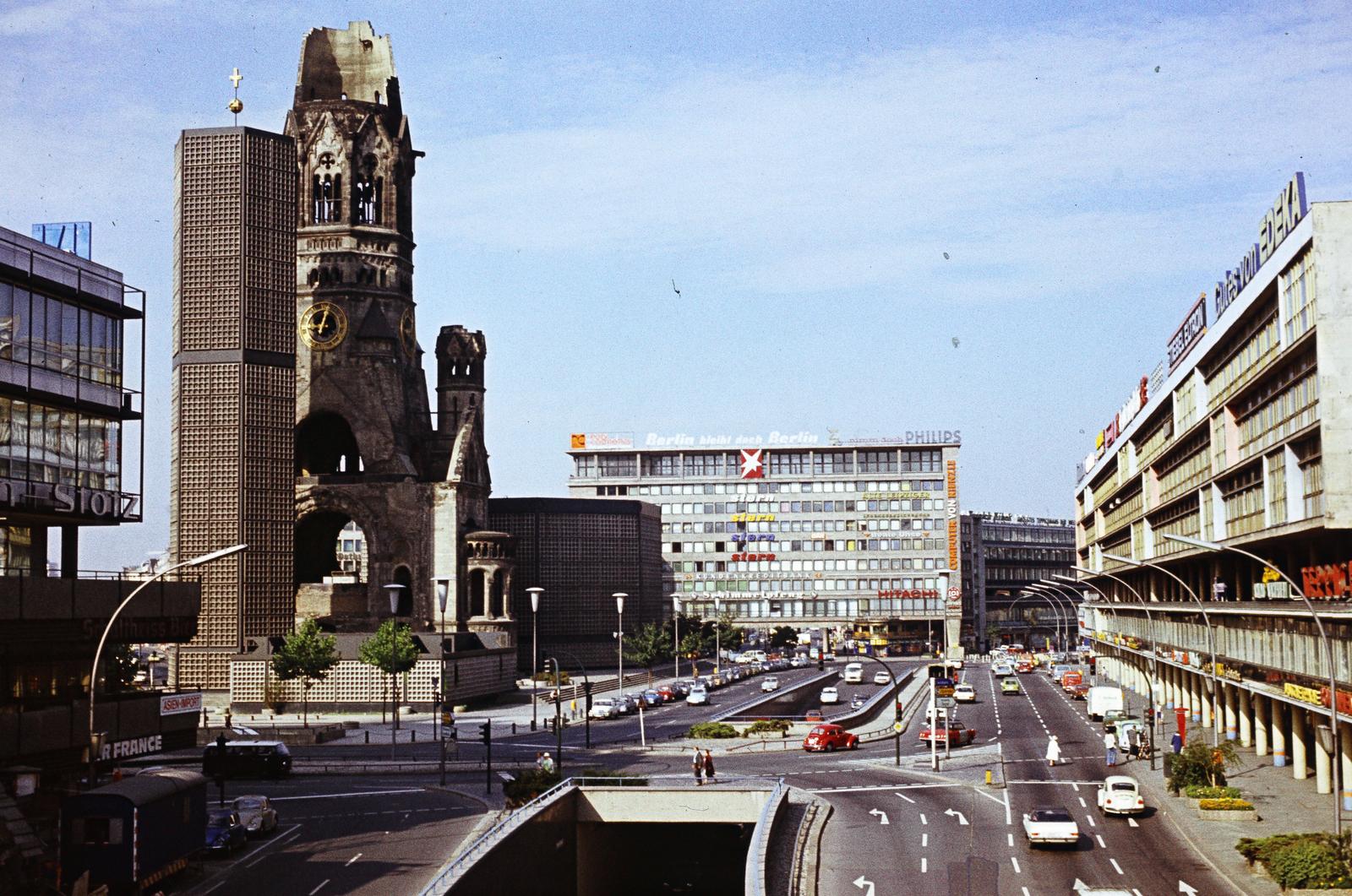 1977, Szomolányi József, modern architecture, colorful, intersection, church, church clock, Fortepan #302773