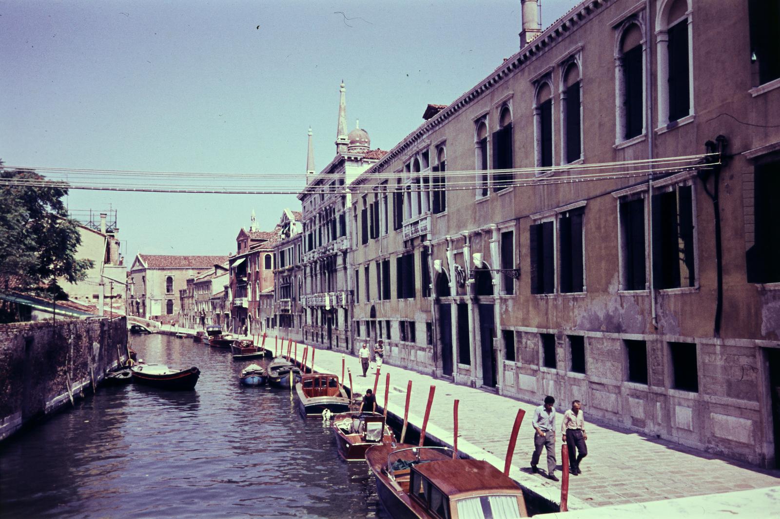 1976, Szomolányi József, colorful, canal, boat, Fortepan #302967