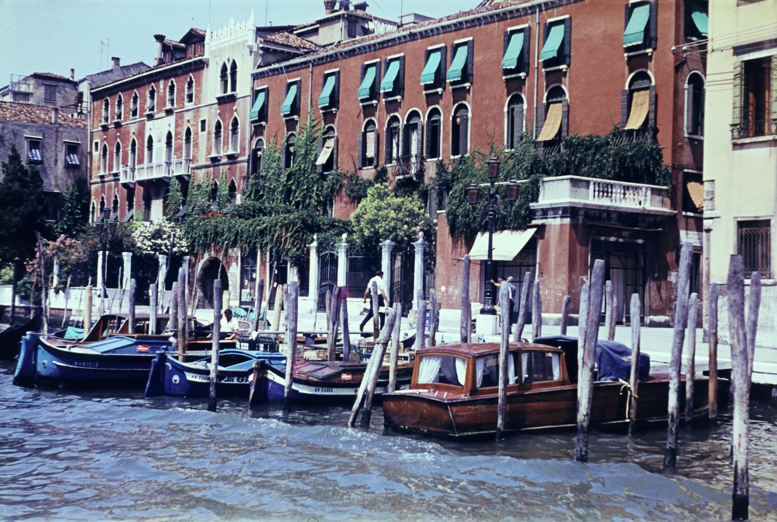 1969, Szomolányi József, colorful, stilt, awning, boat, motorboat, Fortepan #302974