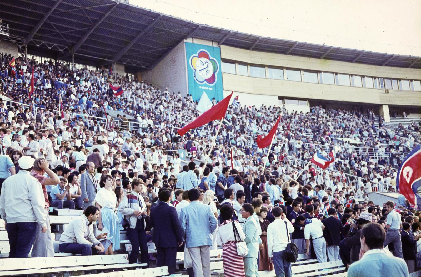 Russia, Moscow, Lenin Stadion (később Luzsnyiki Stadion). A felvétel a XII. VIT (Világifjúsági Találkozó) megnyitóünnepségén készült., 1985, Viszkievicz Ferenc, Fortepan #303084