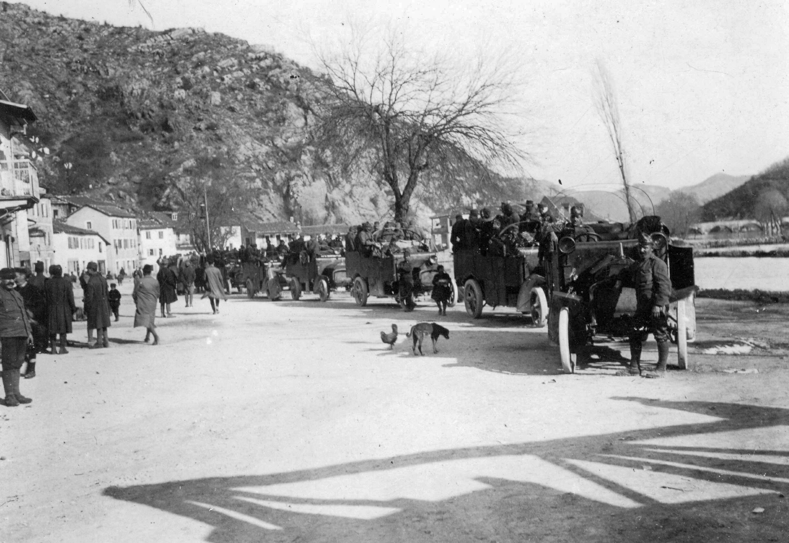 Montenegro, Rijeka Crnojevića, Austro Fiat típusú teherautó., 1915, Krepsz Zoltán, First World War, dog, commercial vehicle, military, Austro-Fiat brand, convoy, Fortepan #30316