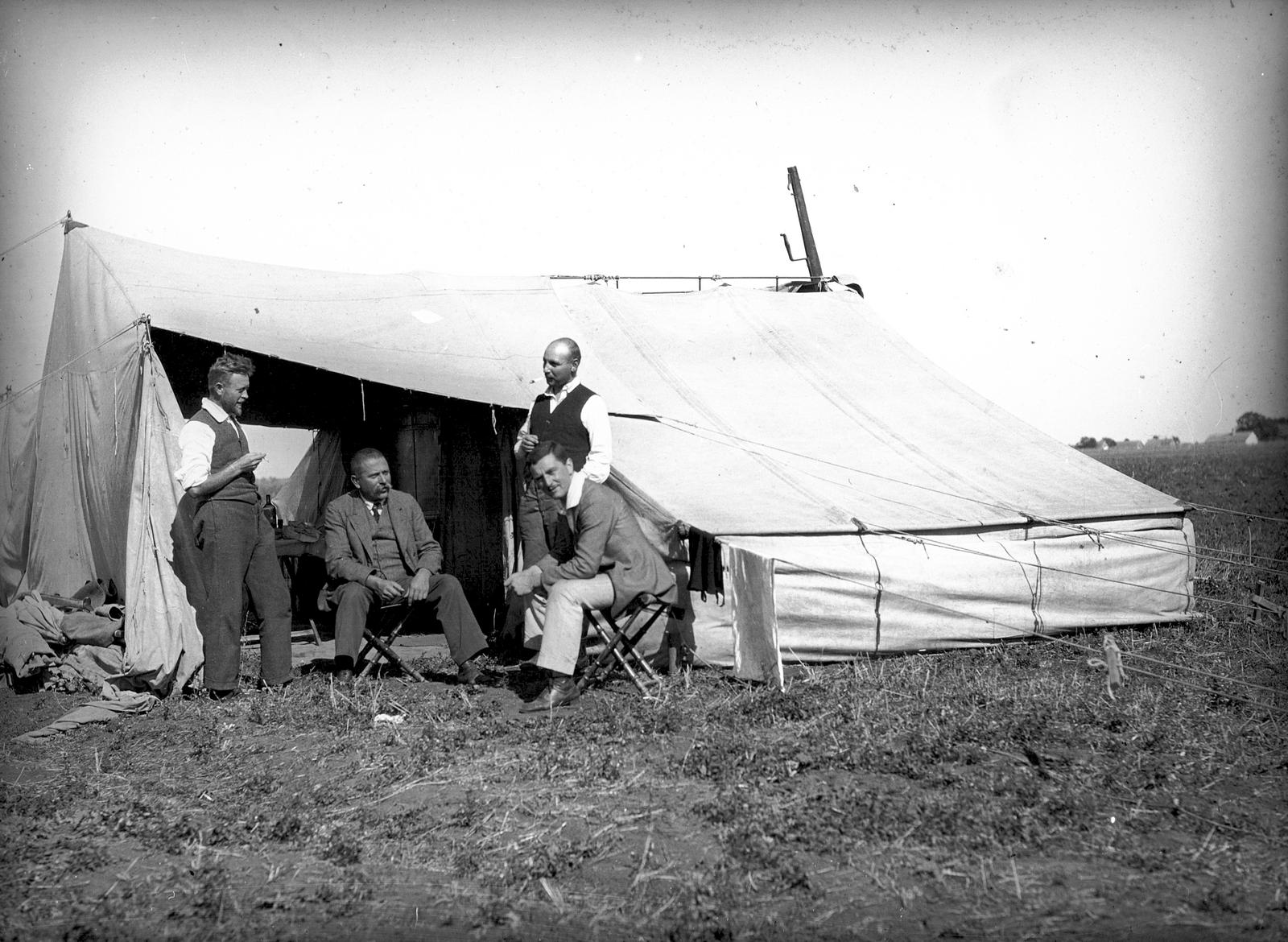 1906, SZTFH Földtani Szolgálatának gyűjteménye, men, tent, folding chair, Fortepan #303240