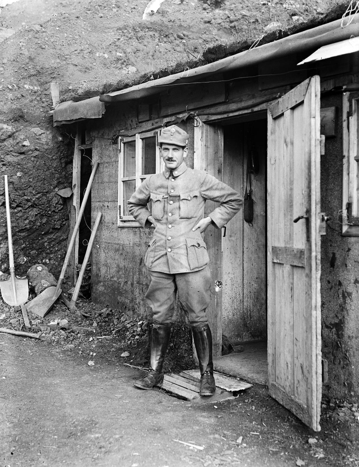 1912, SZTFH Földtani Szolgálatának gyűjteménye, akimbo, spreading, shovel, soldier, Fortepan #303292