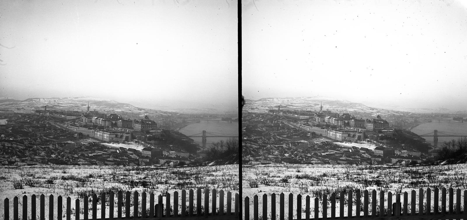 Magyarország, Gellérthegy, Budapest I., kilátás a Tabán, a budai Vár és a Rózsadomb felé. A felvétel 1895-ben készült., 1900, SZTFH Földtani Szolgálatának gyűjteménye, Eötvös Loránd, sztereófotó, látkép, kerítés, Budapest, Fortepan #303331