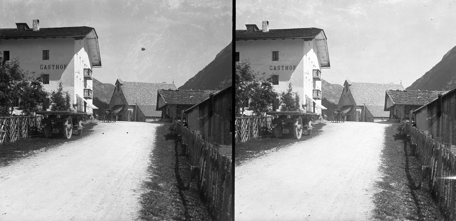 A felvétel 1900 előtt készült. A kép forrását kérjük így adja meg: Fortepan / MMKM. Levéltári jelzet: MMKM TTFGY 2019.1., 1900, Magyar Műszaki és Közlekedési Múzeum / Eötvös Loránd, Eötvös Loránd, sztereófotó, szálloda, Fortepan #303363
