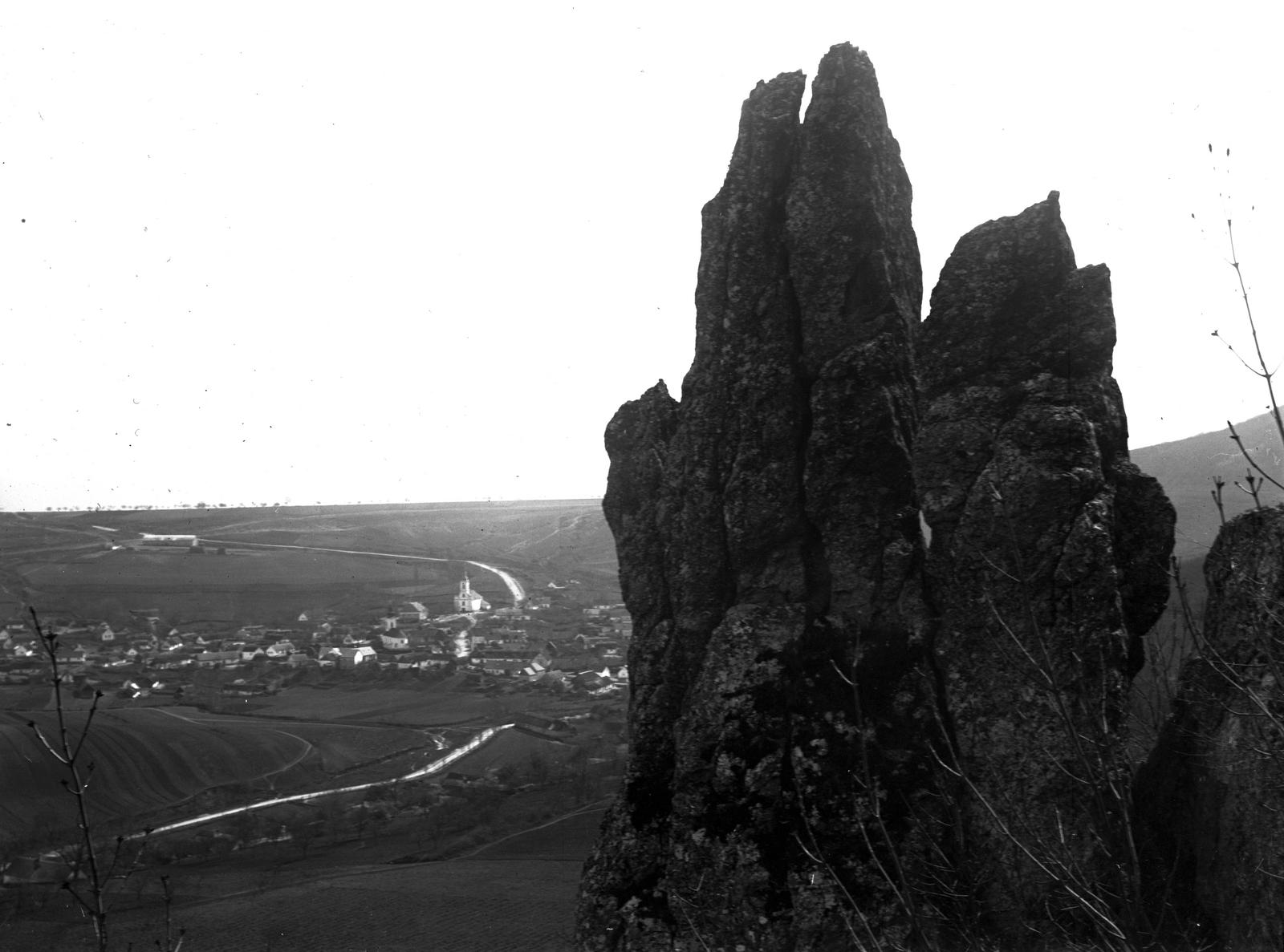 A felvétel 1900 előtt készült. A kép forrását kérjük így adja meg: Fortepan / MMKM. Levéltári jelzet: MMKM TTFGY 2019.1., 1900, Magyar Műszaki és Közlekedési Múzeum / Eötvös Loránd, Eötvös Loránd, Fortepan #303431