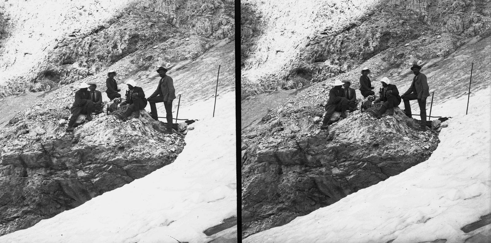 A felvétel 1900 előtt készült. A kép forrását kérjük így adja meg: Fortepan / MMKM. Levéltári jelzet: MMKM TTFGY 2019.1., 1900, Magyar Műszaki és Közlekedési Múzeum / Eötvös Loránd, Eötvös Loránd, Fortepan #303435