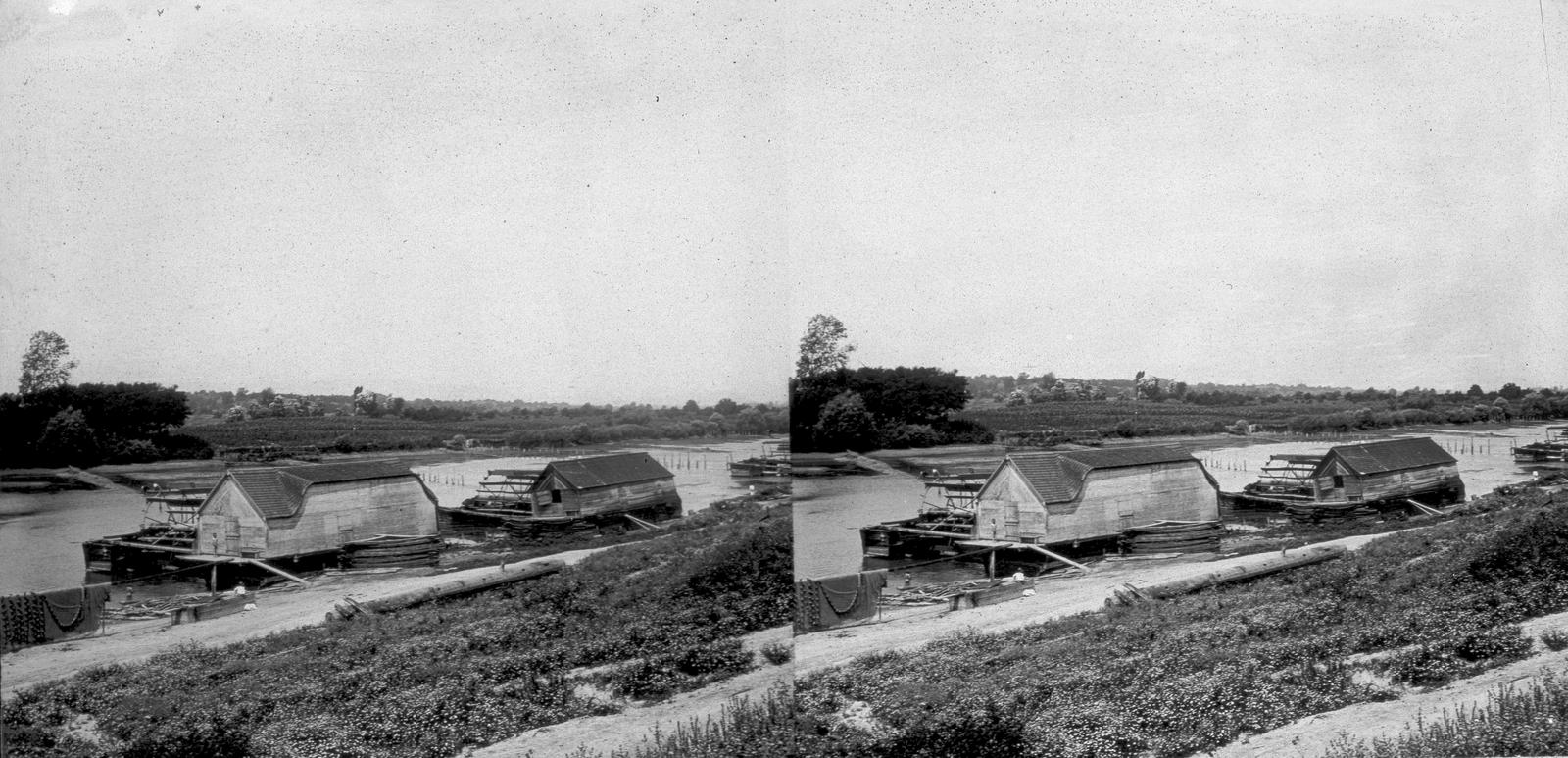 A felvétel 1900 előtt készült. A kép forrását kérjük így adja meg: Fortepan / MMKM. Levéltári jelzet: MMKM TTFGY 2019.1., 1900, Magyar Műszaki és Közlekedési Múzeum / Eötvös Loránd, Eötvös Loránd, sztereófotó, hajómalom, Fortepan #303454