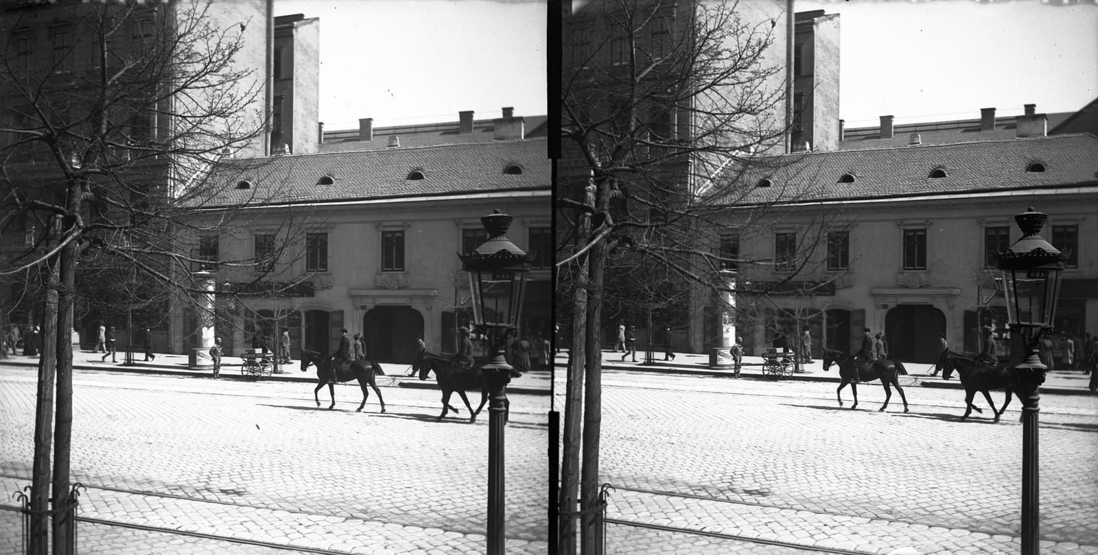 A felvétel 1900 előtt készült. A kép forrását kérjük így adja meg: Fortepan / MMKM. Levéltári jelzet: MMKM TTFGY 2019.1., 1900, Magyar Műszaki és Közlekedési Múzeum / Eötvös Loránd, Eötvös Loránd, Fortepan #303482