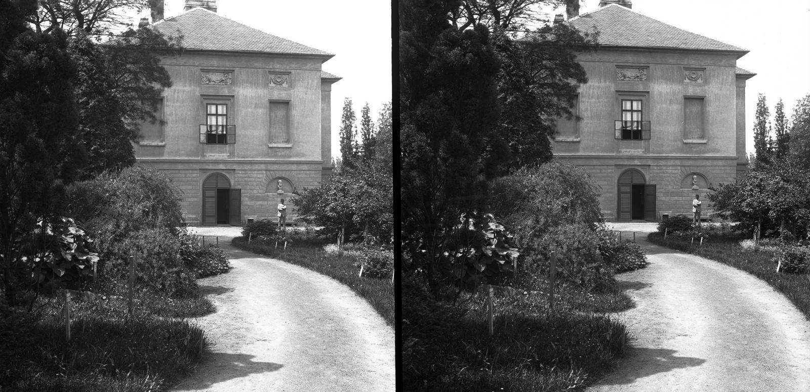 A felvétel 1900 előtt készült. A kép forrását kérjük így adja meg: Fortepan / MMKM. Levéltári jelzet: MMKM TTFGY 2019.1., 1900, Magyar Műszaki és Közlekedési Múzeum / Eötvös Loránd, Eötvös Loránd, Fortepan #303494