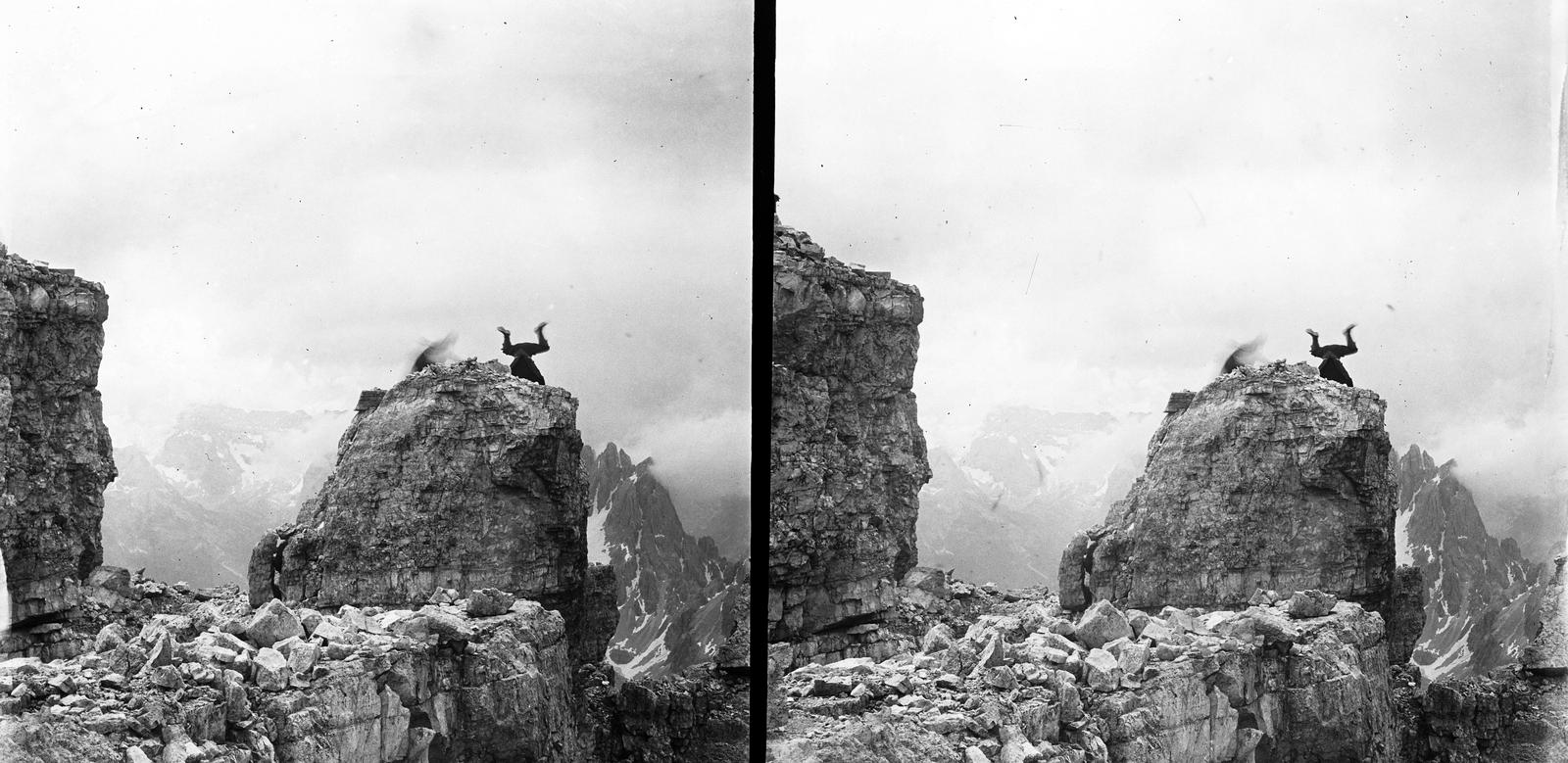 A felvétel 1900 előtt készült. A kép forrását kérjük így adja meg: Fortepan / MMKM. Levéltári jelzet: MMKM TTFGY 2019.1., 1900, Magyar Műszaki és Közlekedési Múzeum / Eötvös Loránd, Eötvös Loránd, Fortepan #303547