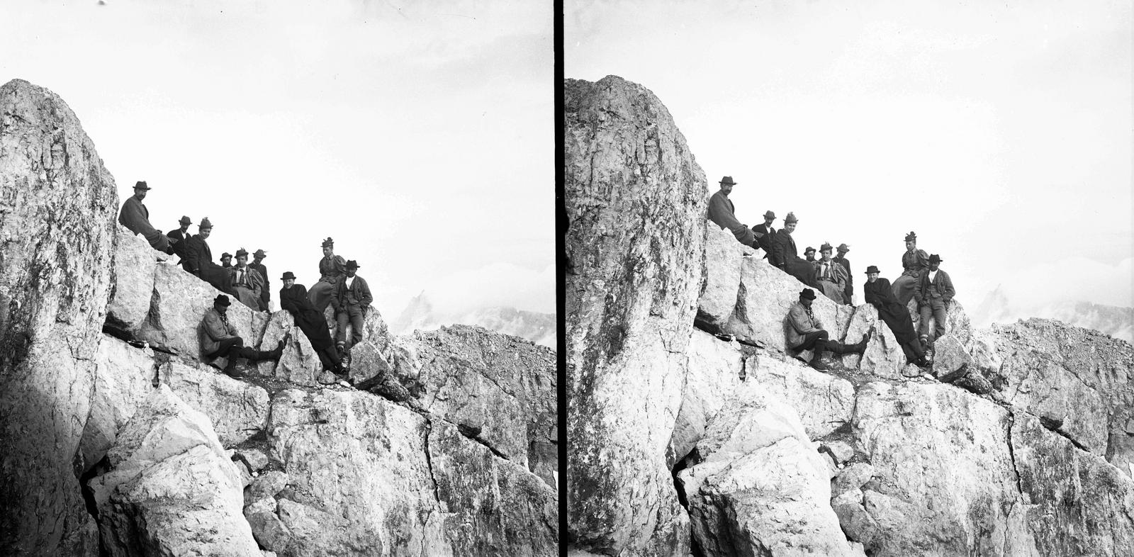 A felvétel 1900 előtt készült. A kép forrását kérjük így adja meg: Fortepan / MMKM. Levéltári jelzet: MMKM TTFGY 2019.1., 1900, Magyar Műszaki és Közlekedési Múzeum / Eötvös Loránd, Eötvös Loránd, Fortepan #303557