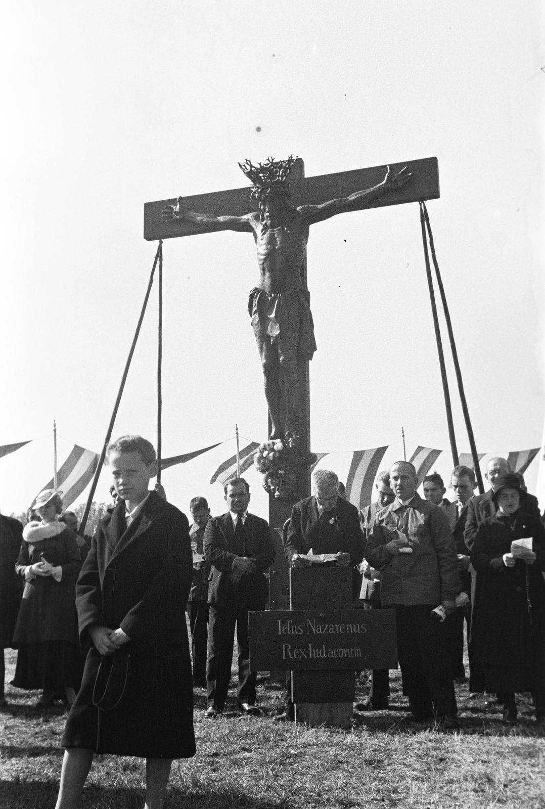Hungary, Budapest VIII., Kerepesi úti Ügetőpálya. A felvétel a XXVII. Országos Katolikus Nagygyűlés megnyitó ünnepélyén készült, 1936. október 4-én., 1936, Inkey Tibor, Budapest, Fortepan #303630