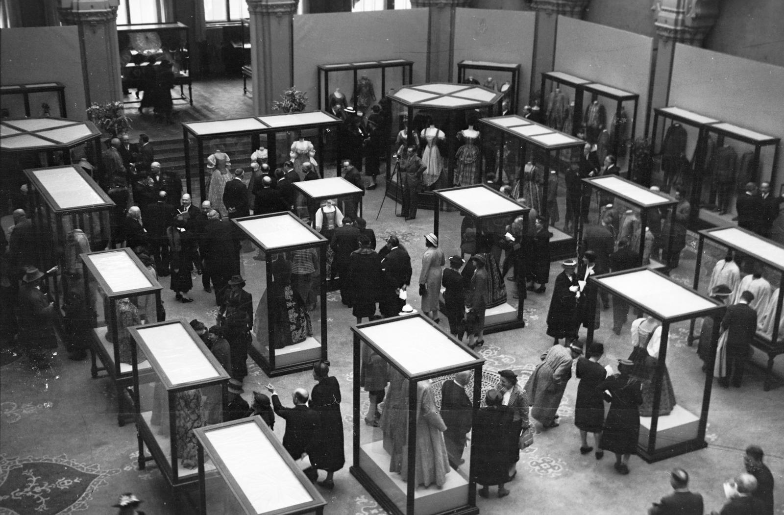 1937, Inkey Tibor, attire, cabinet, dress, Fortepan #303707