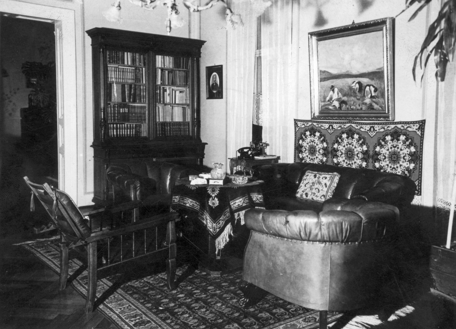 1930, Makkai Sándor Protestáns Népfőiskolai Egyesület gyűjteménye, furniture, telephone, painting, interior, chandelier, wall hangings, arm chair, bookcase, Fortepan #30383