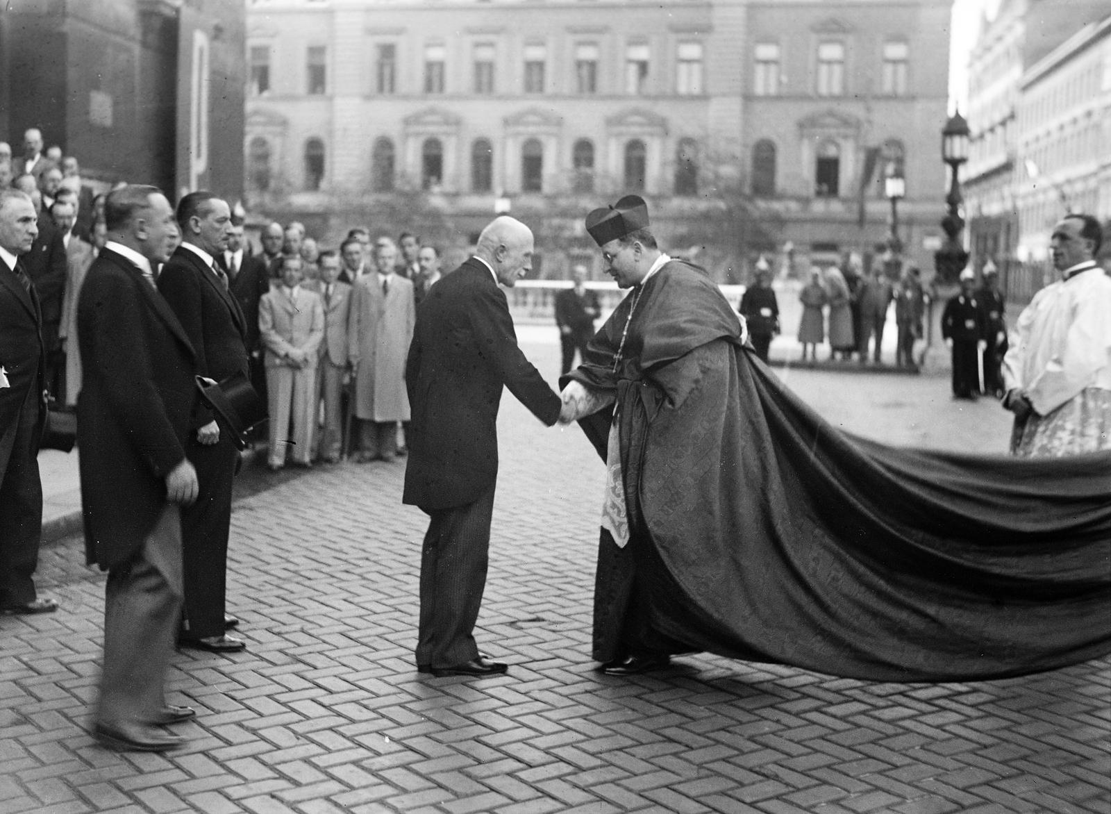 1938, Inkey Tibor, Best of, politician, bishop, handshake, Fortepan #303831