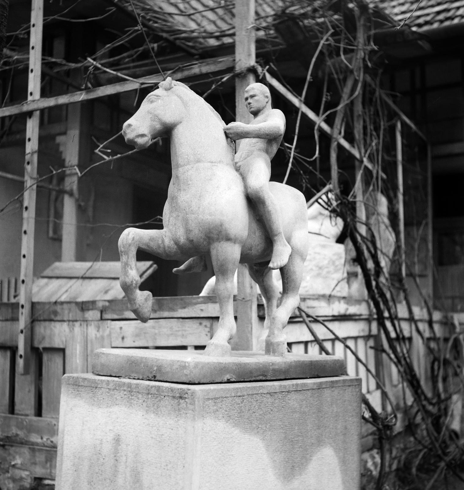 1940, Inkey Tibor, horse sculpture, Fortepan #303858