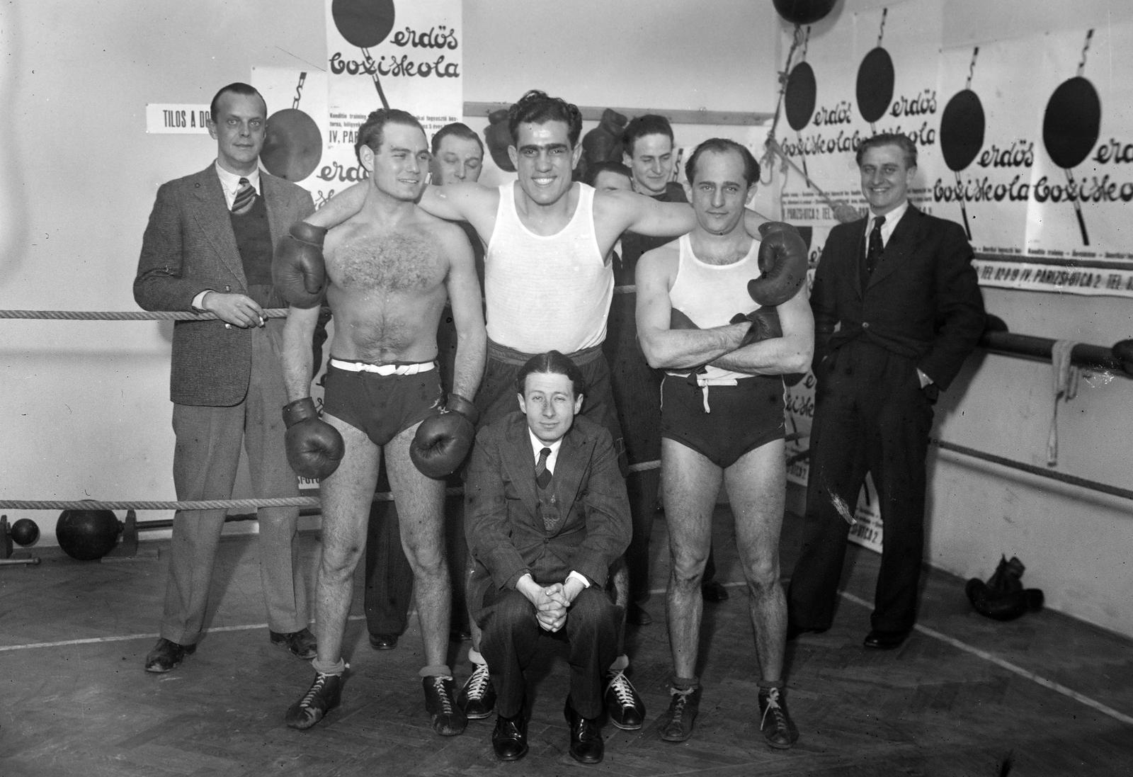 1939, Inkey Tibor, Best of, hairy chest, strong, boxing, tableau, sportsperson, sports shoes, box, Fortepan #303863