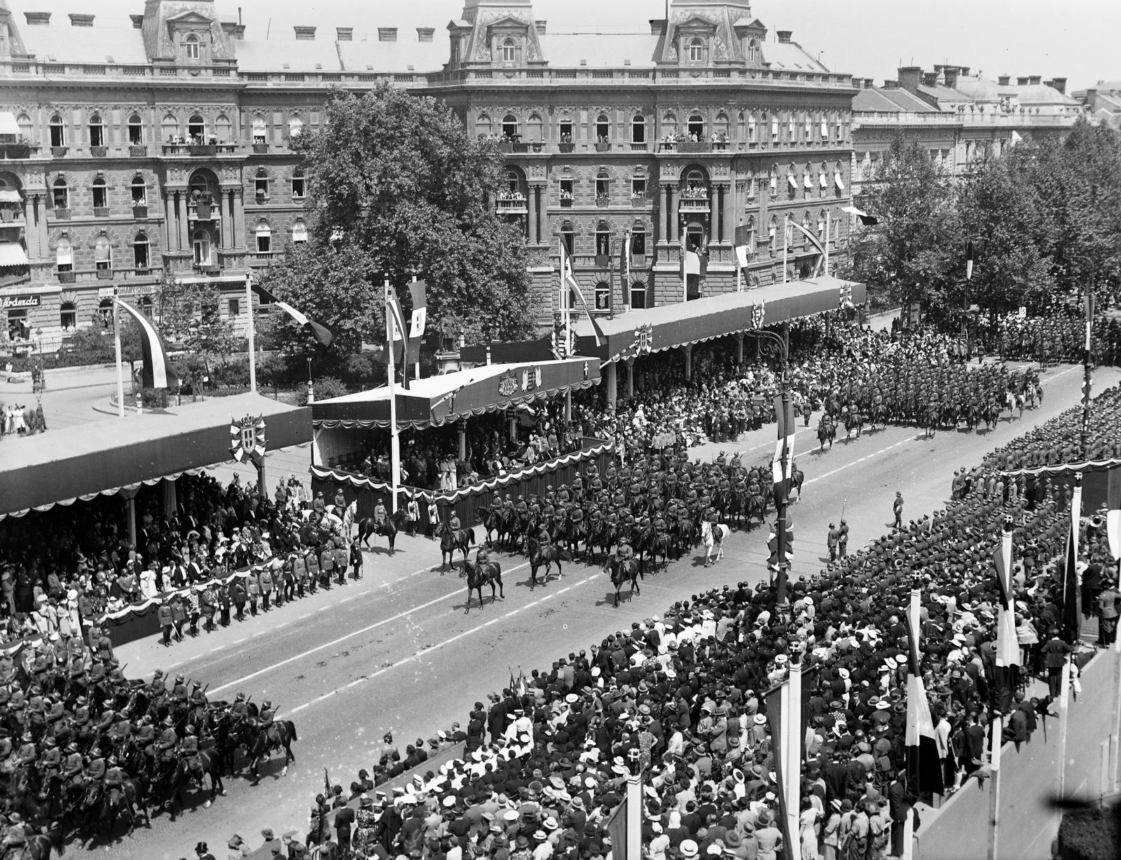 1937, Inkey Tibor, military parade, cavalry, grandstand, Fortepan #303929