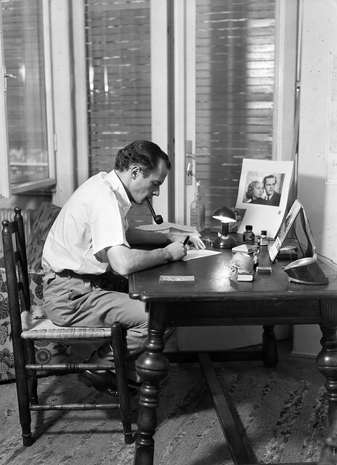 1937, Inkey Tibor, modern architecture, man, desk, Fortepan #303933