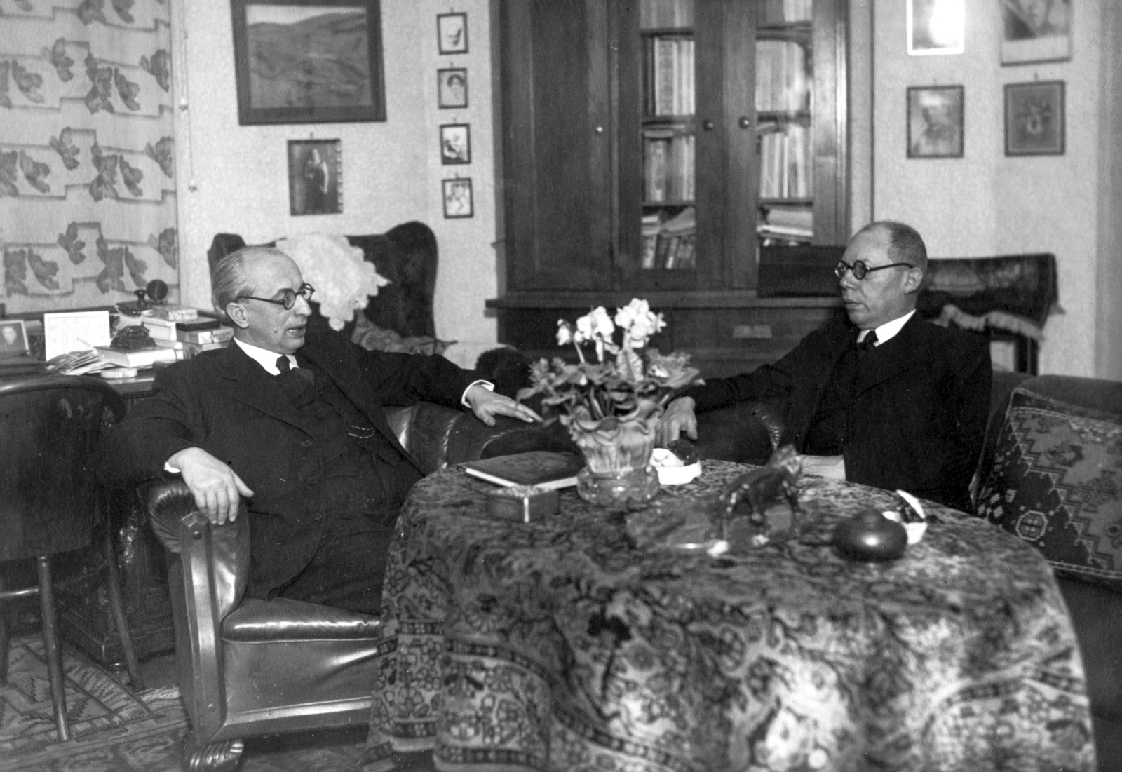 Magyarország, Ravasz László és Makkai Sándor református püspökök., 1936, Makkai Sándor Protestáns Népfőiskolai Egyesület gyűjteménye, vallás, enteriőr, püspök, Fortepan #30398