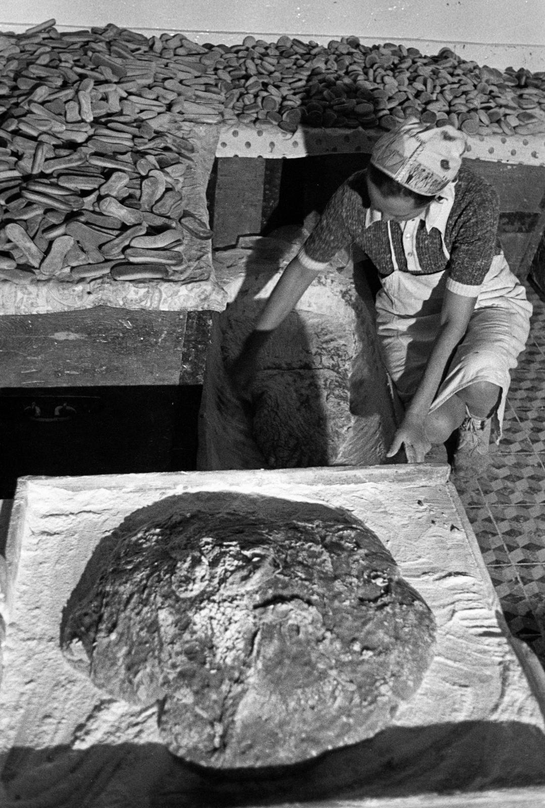 Magyarország, Sárospatak, Veres Sándorné mézeskalácsos műhelye., 1976, Szebeni András, mézeskalács, pékség, Fortepan #304023