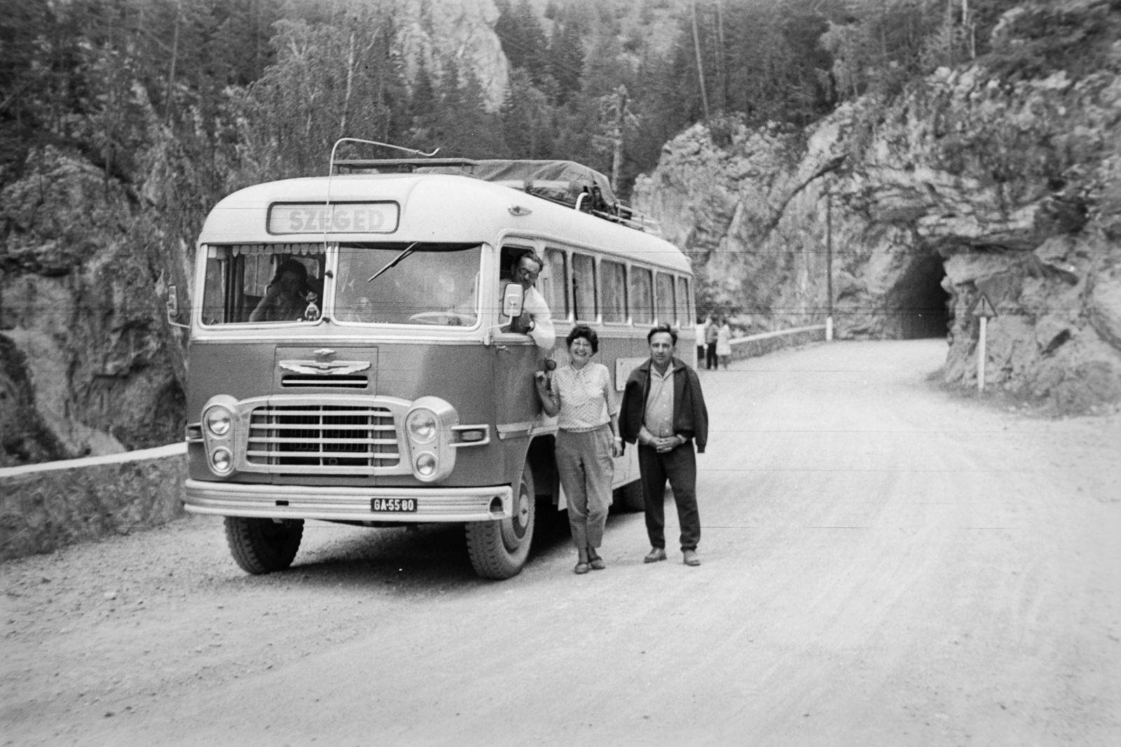 Romania,Transylvania, Bicaz Canyon, 1963, Németh Tamás, excursion, bus, Hungarian brand, Ikarus-brand, number plate, destination sign, Fortepan #30404