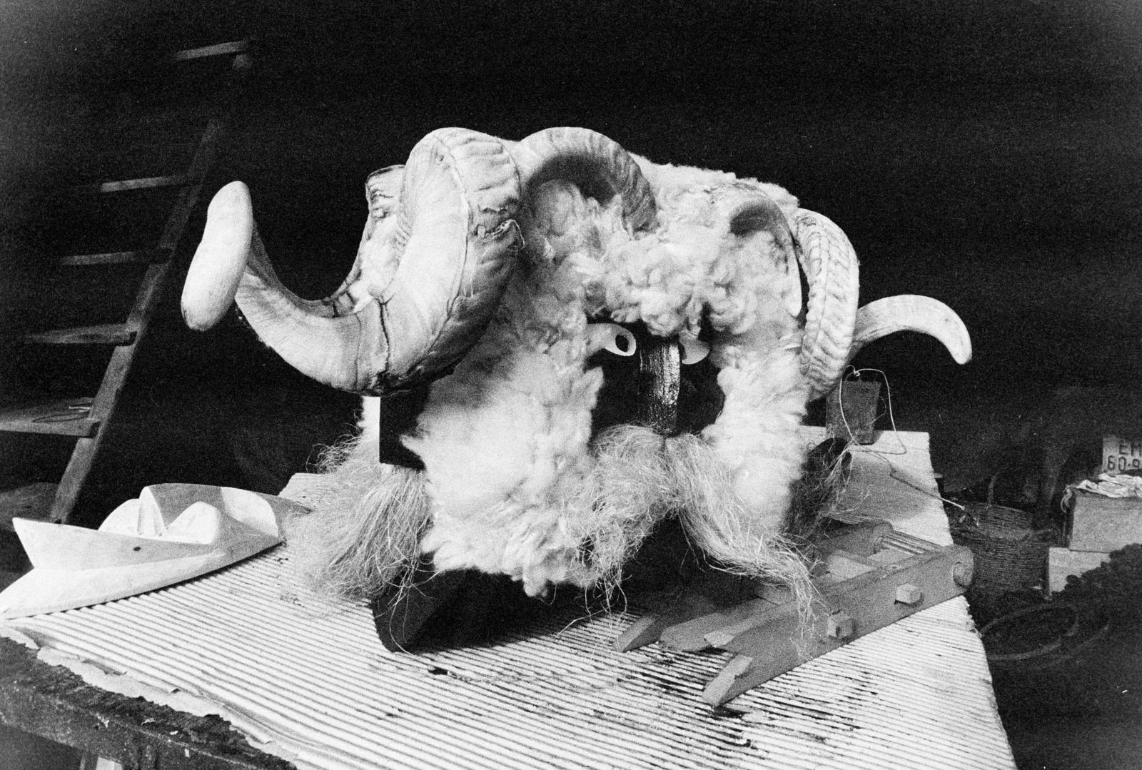 Magyarország, Mohács, Kalkán Mátyás busómaszk-készítő műhelye., 1981, Szebeni András, álarc, Fortepan #304040