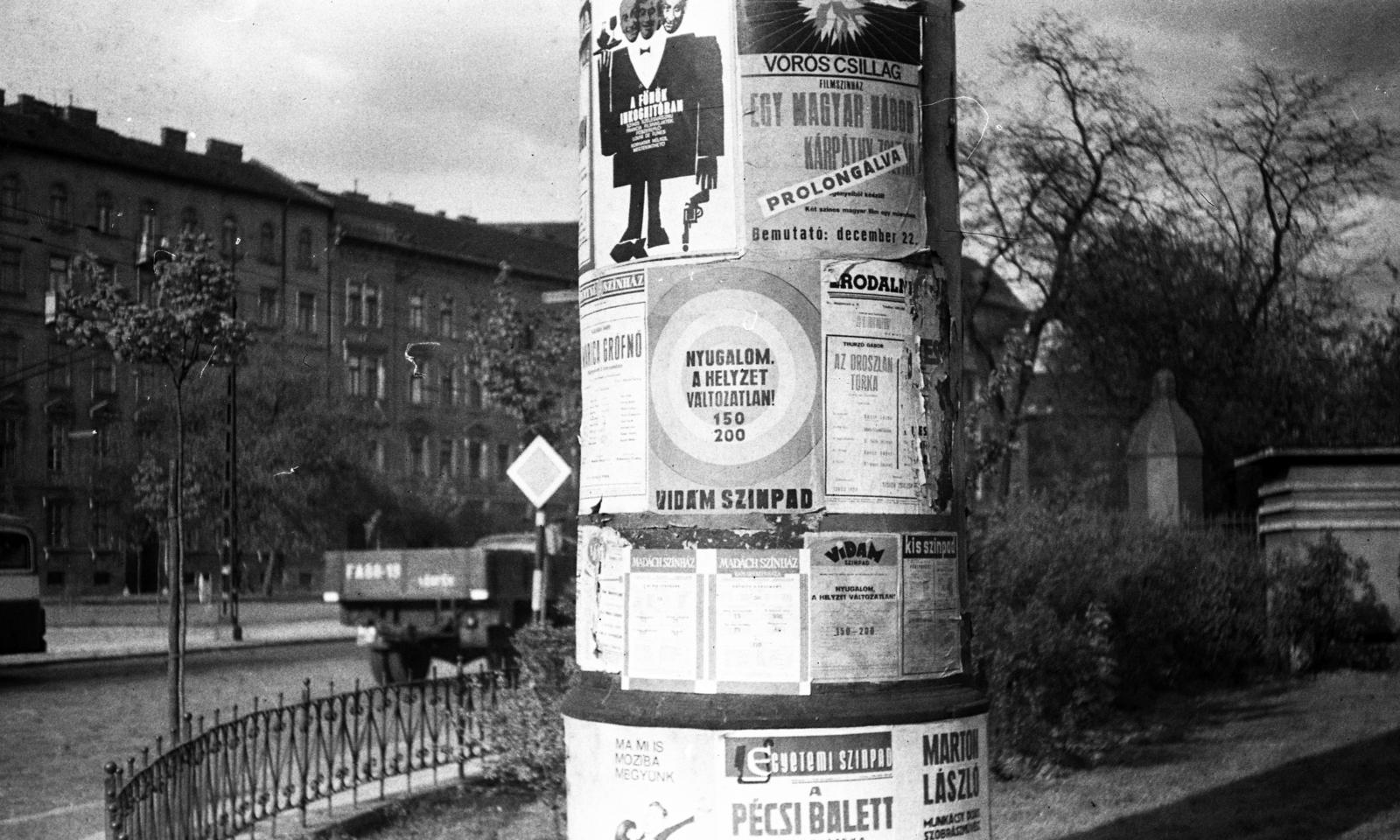 Magyarország, Budapest VIII., Kálvária (Kulich Gyula) tér a Baross utcánál. Jobbra a Kulich Gyula Szabadtéri Színpad épületének részlete létható., 1962, Beszeda László Zoltán, Budapest, Fortepan #304273
