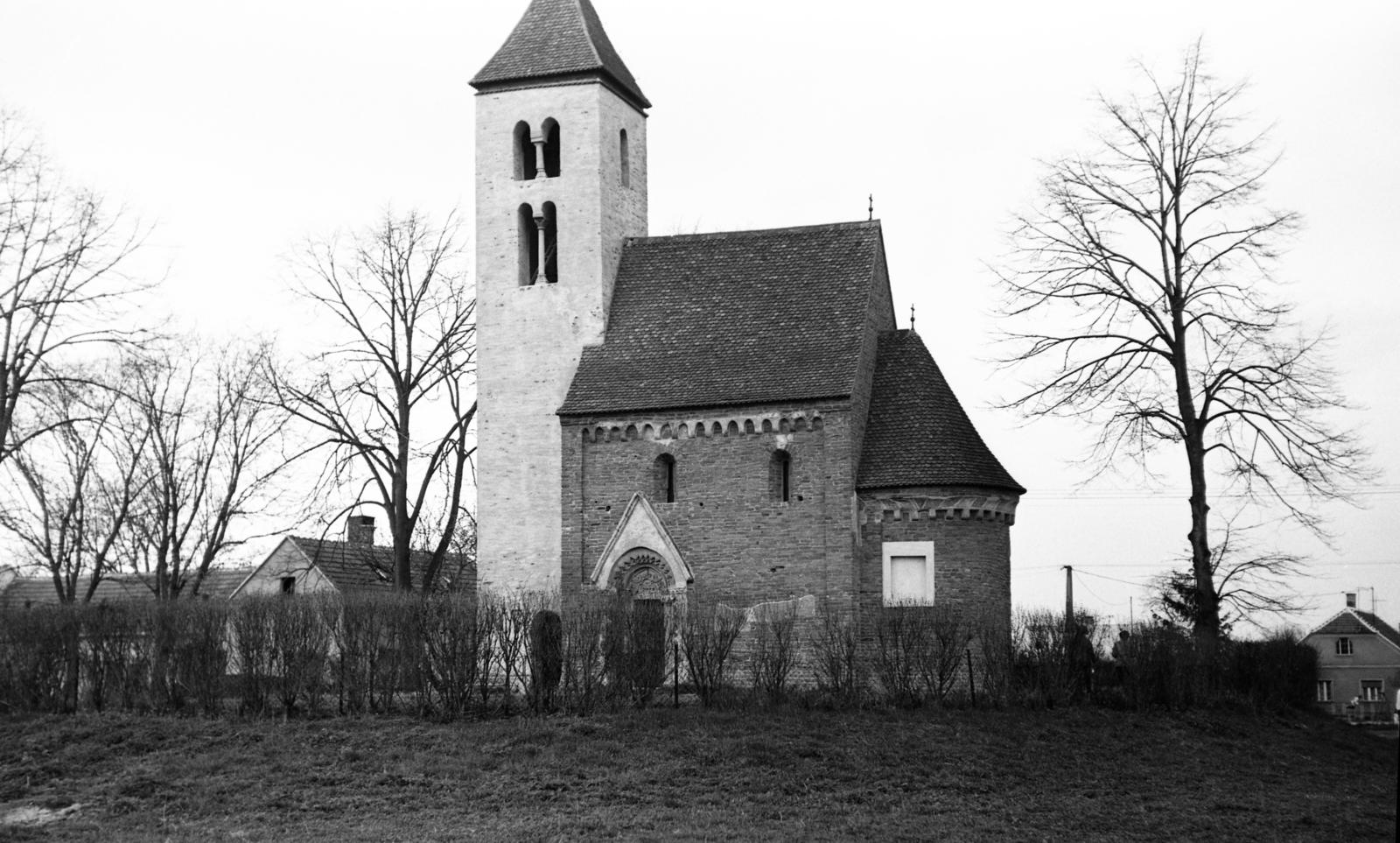 Magyarország, Csempeszkopács, Kopács, az Árpád-kori Szent Mihály-templom., 1960, Beszeda László Zoltán, Fortepan #304299