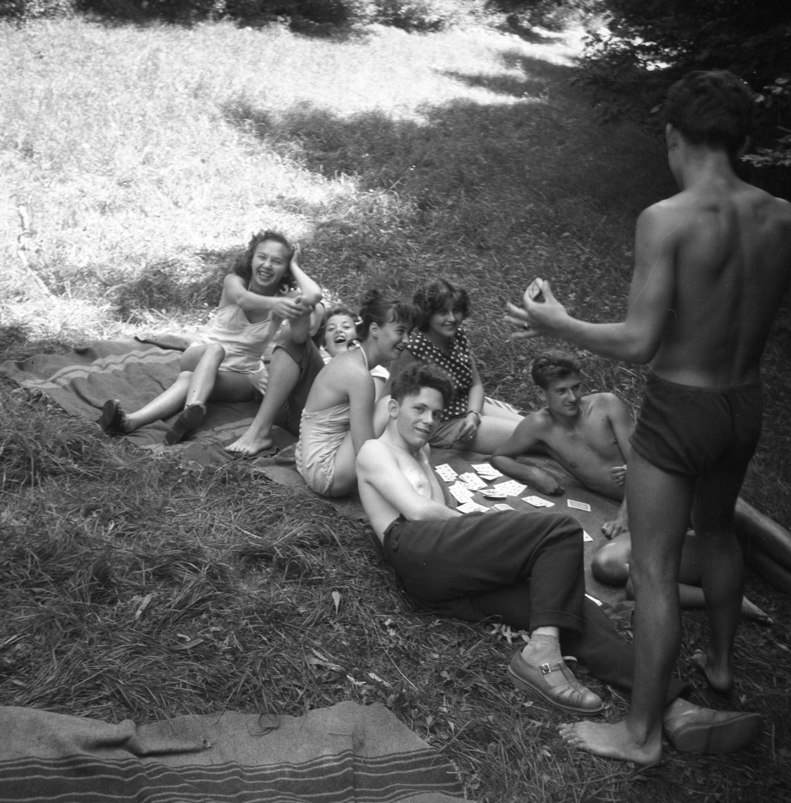 1958, Bán Tamás, relaxation, card game, youth, Fortepan #304358